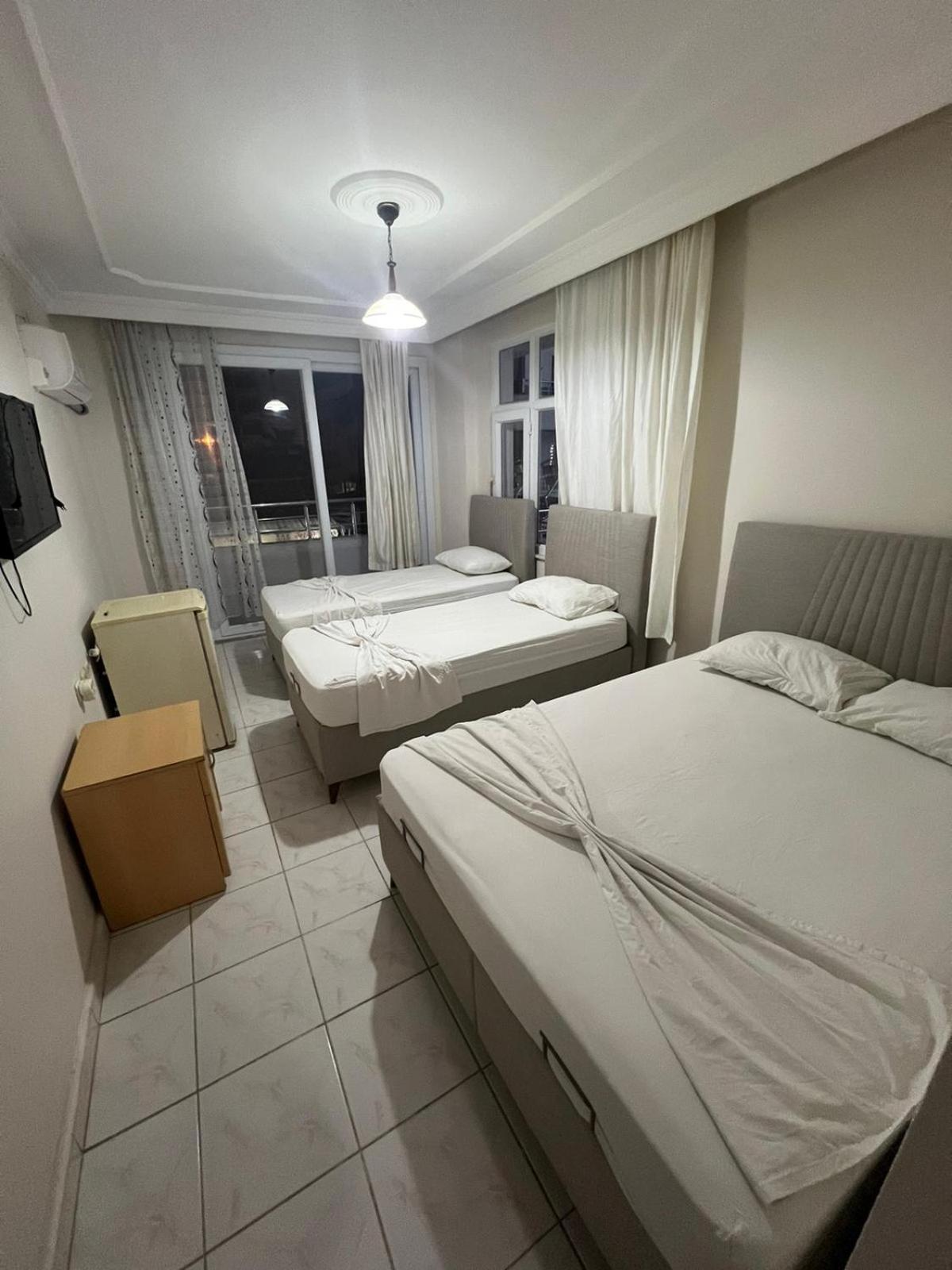 Rose Hotel