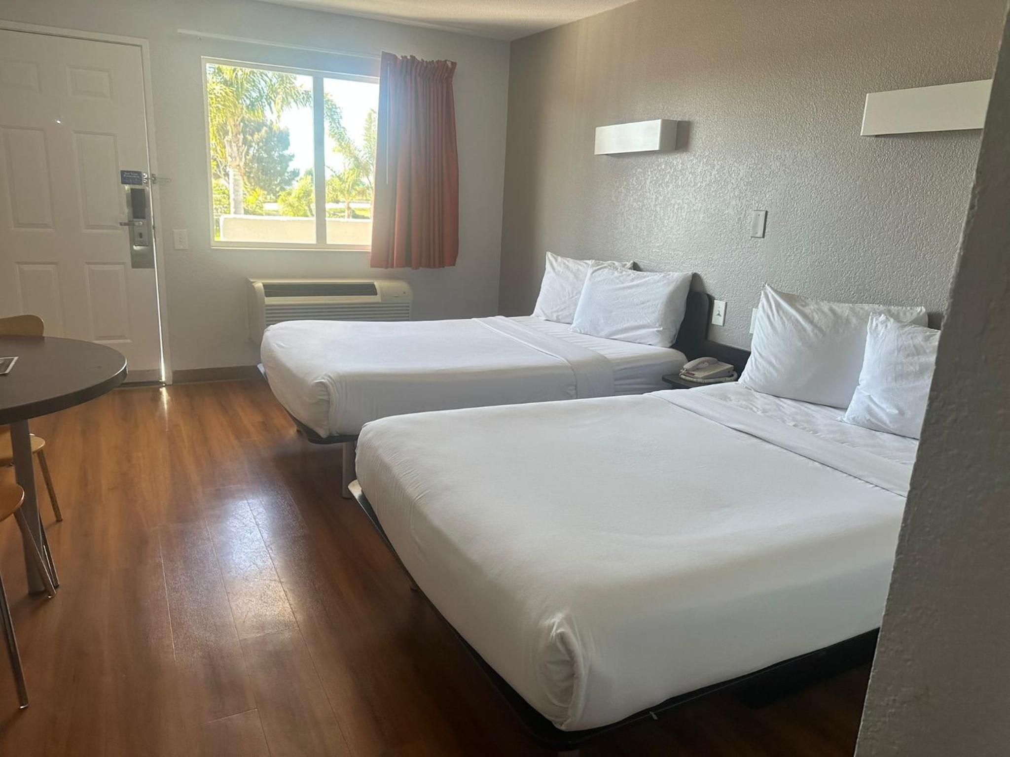 Ventura Vacations - Motel 6-Ventura, CA - South - Property Image 30