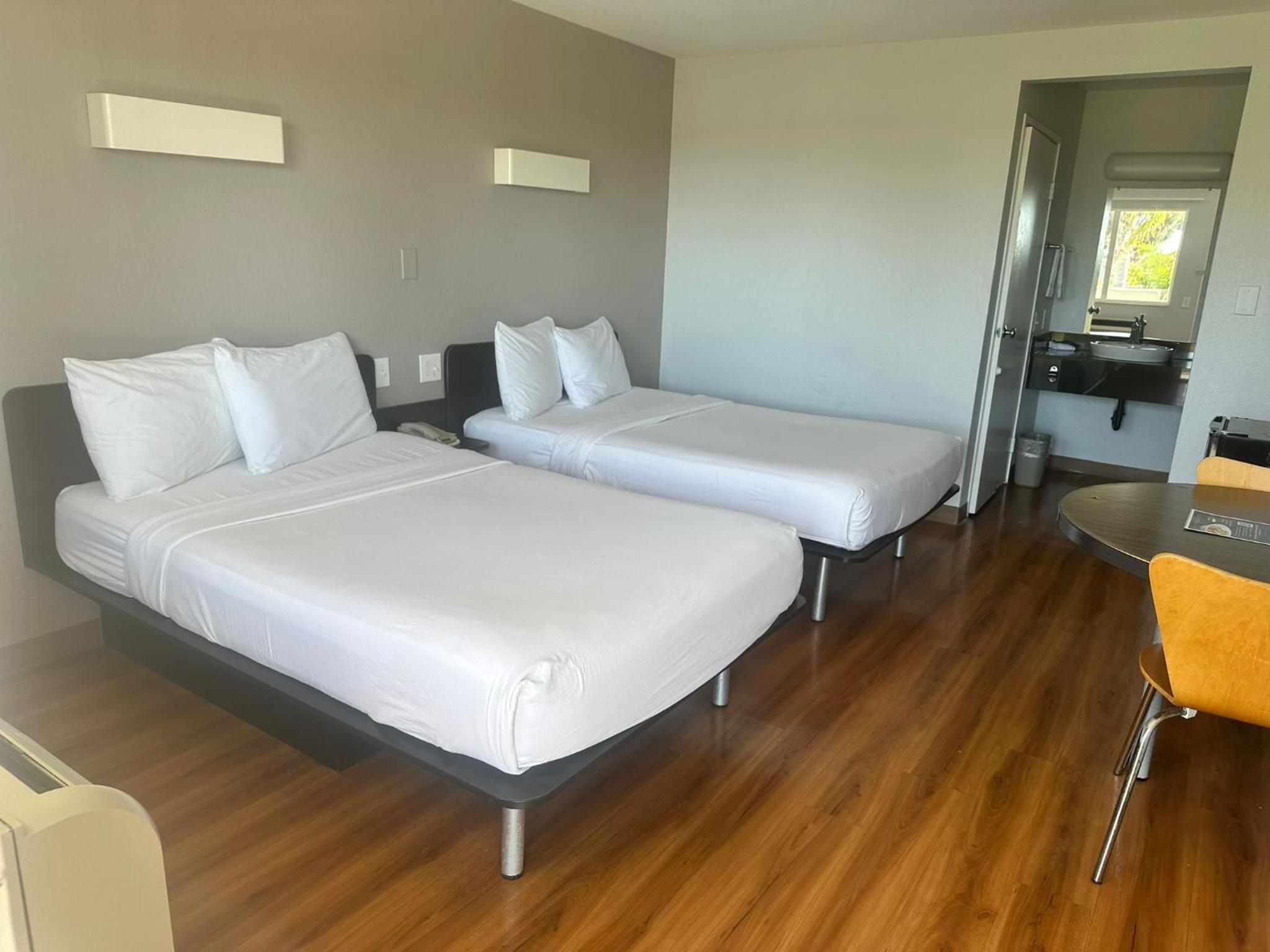 Ventura Vacations - Motel 6-Ventura, CA - South - Property Image 27