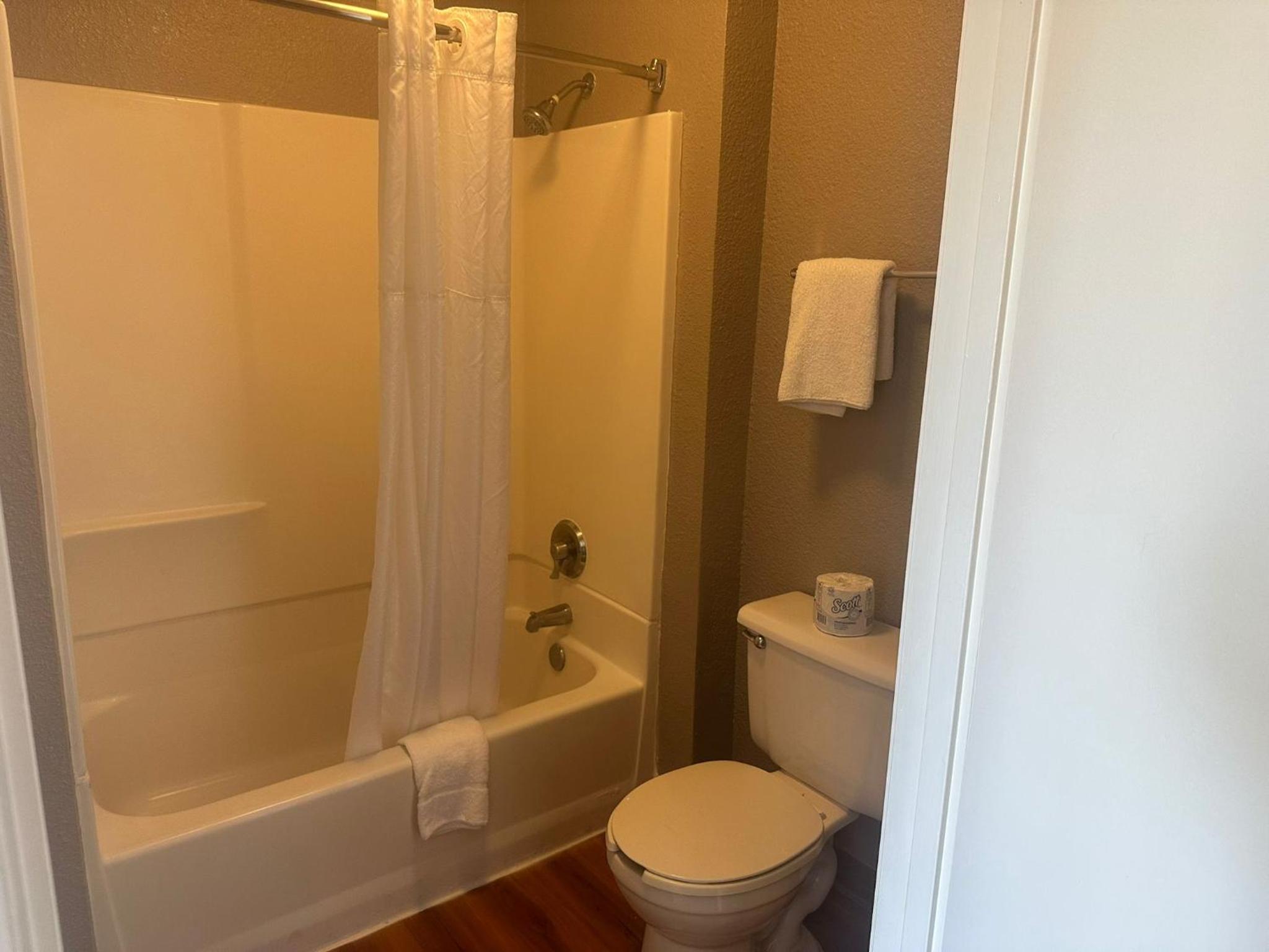 Ventura Vacations - Motel 6-Ventura, CA - South - Property Image 29