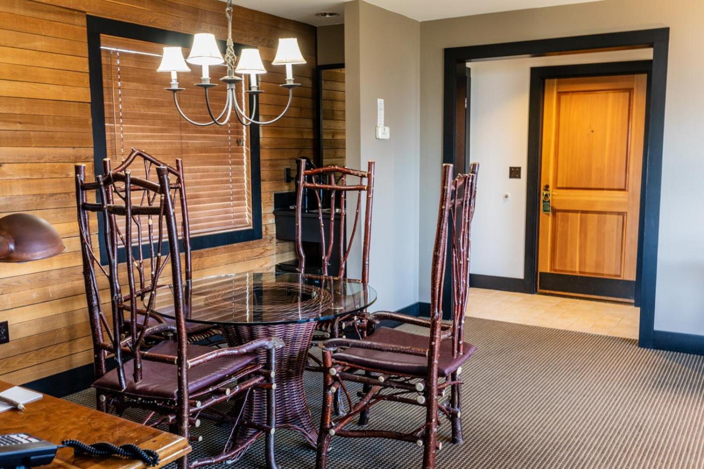 Sun Mountain Lodge