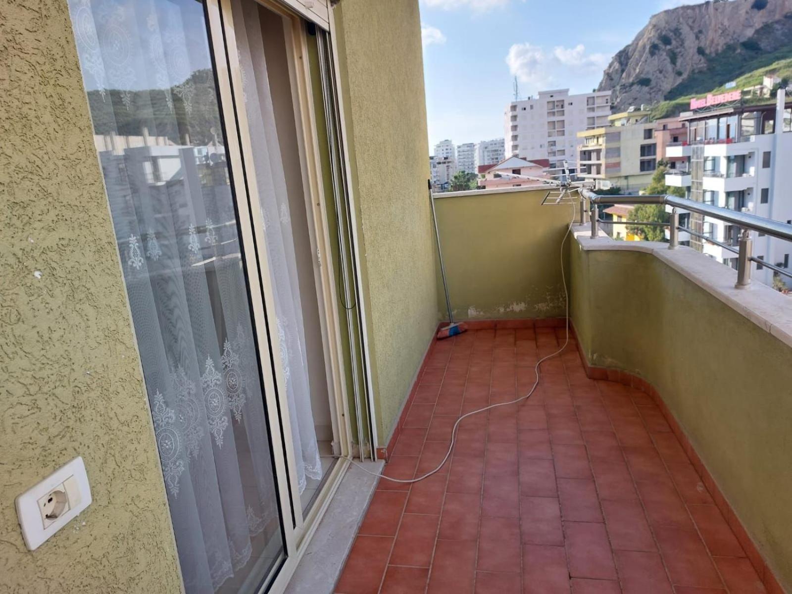 Simple Apartment photo 4