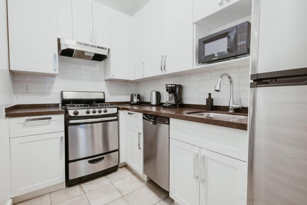 Modern 3BD Gem in Financial District & Wall Street Area!