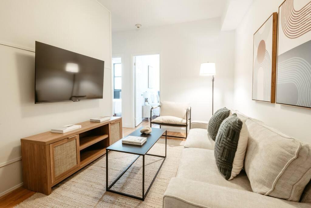 Modern 3BD Gem in Financial District & Wall Street Area!