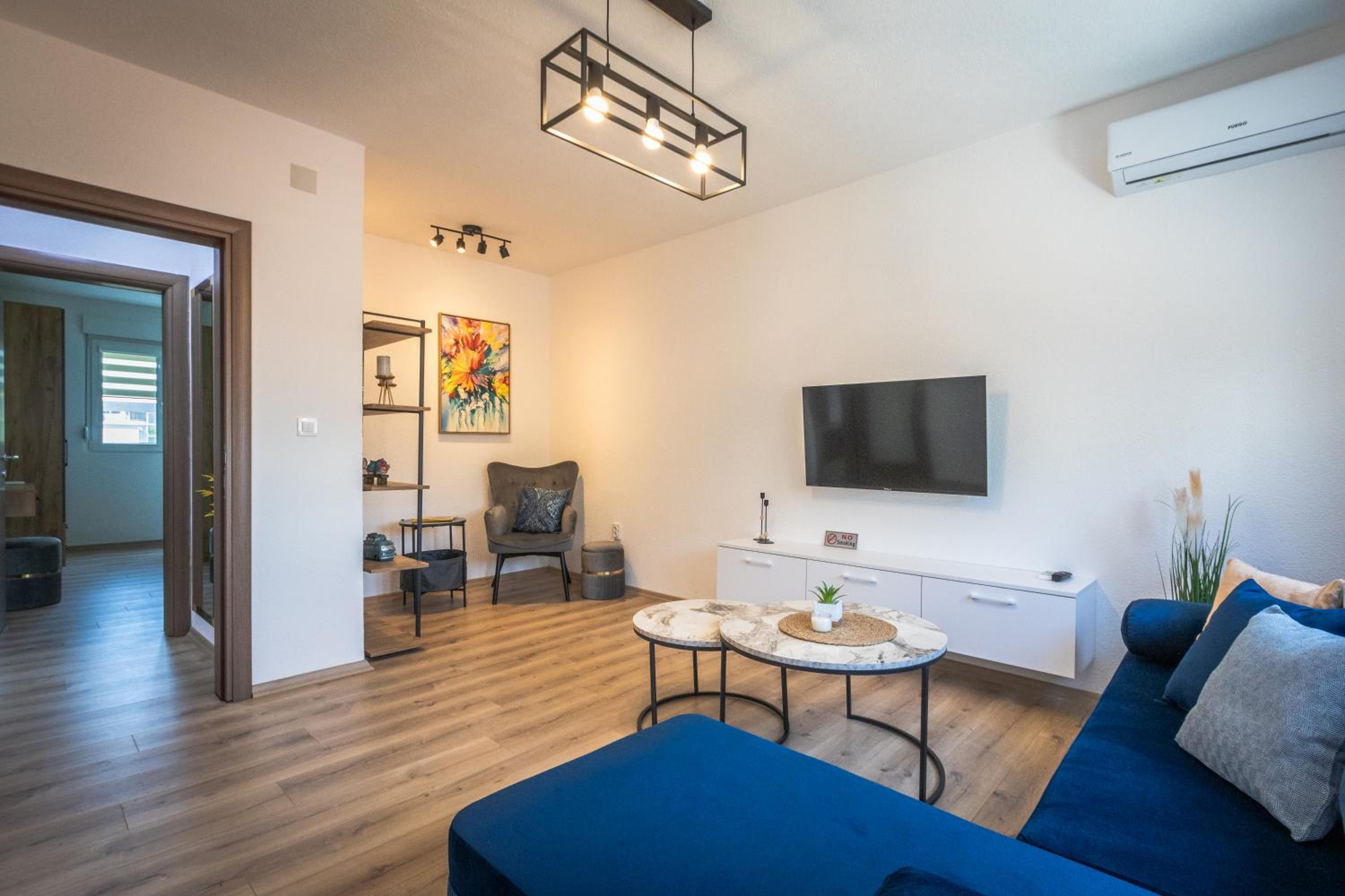 Manivi Apartments