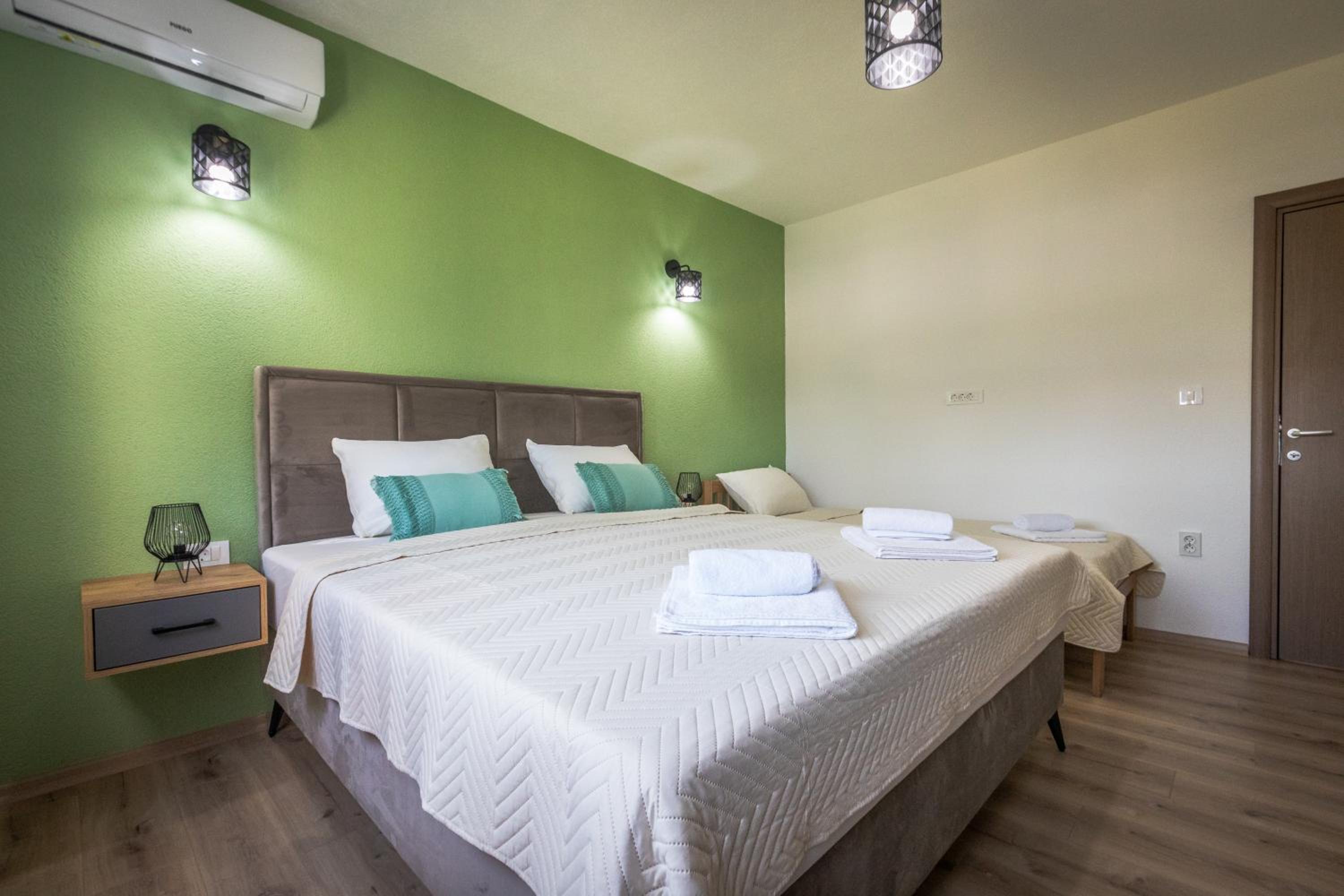 Manivi Apartments
