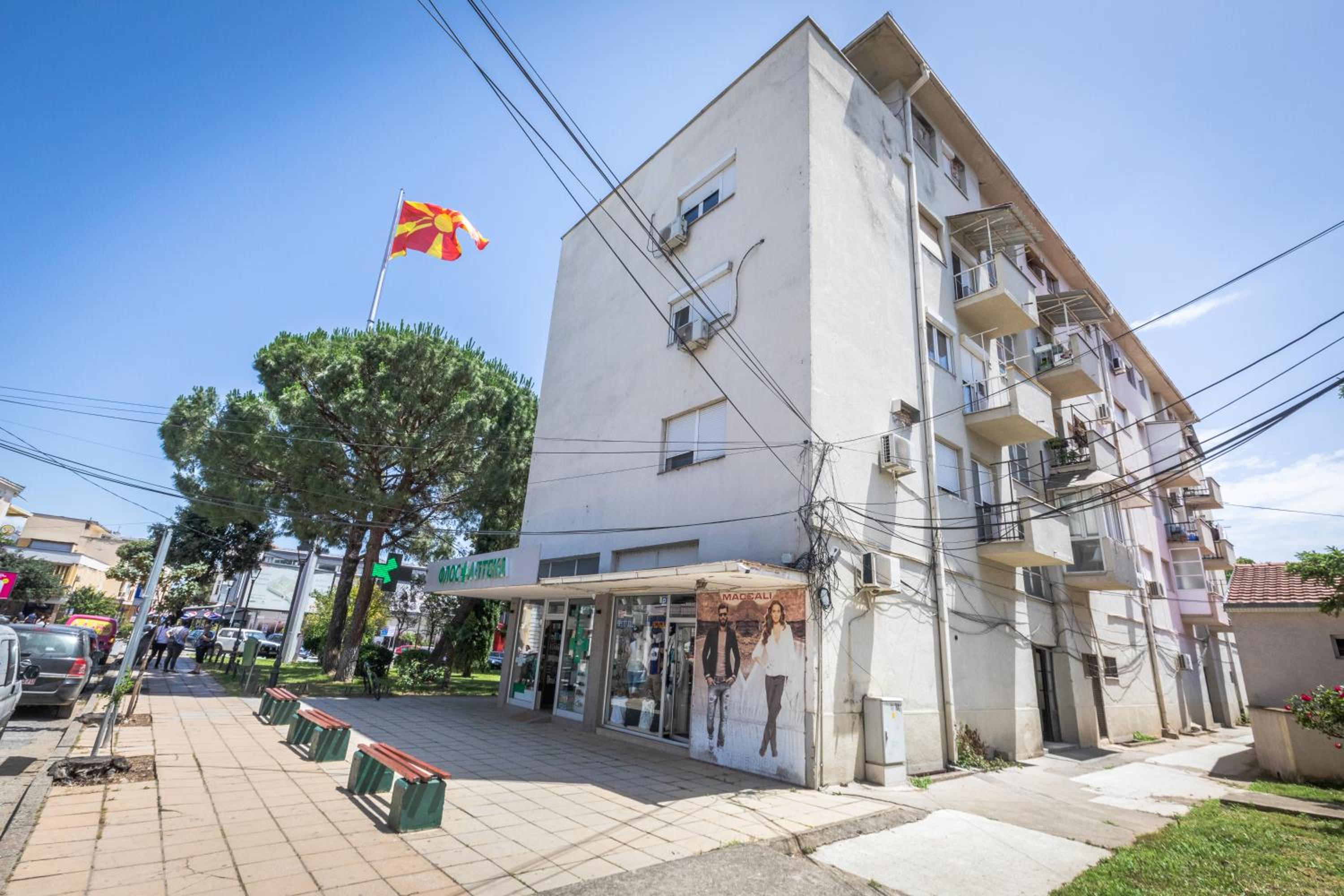 Manivi Apartments