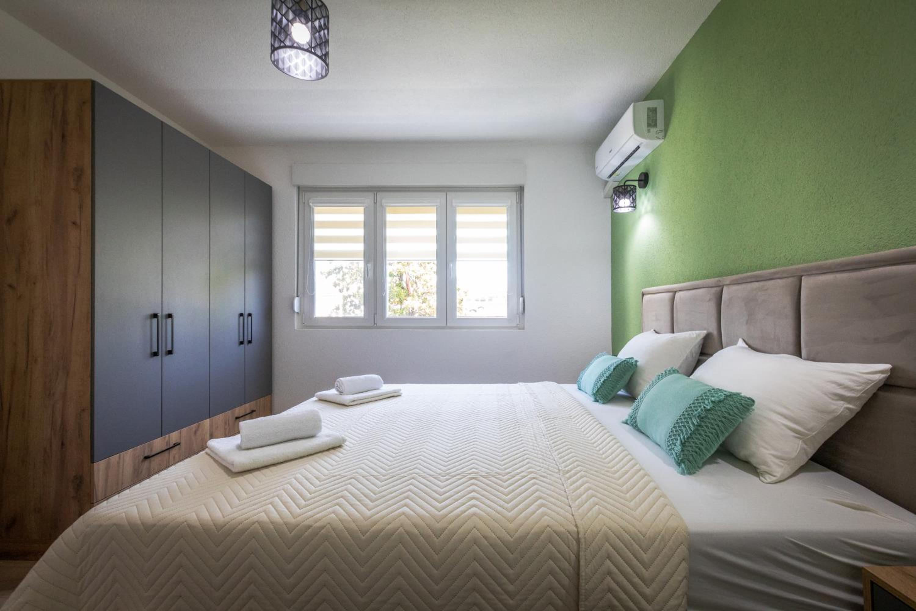 Manivi Apartments