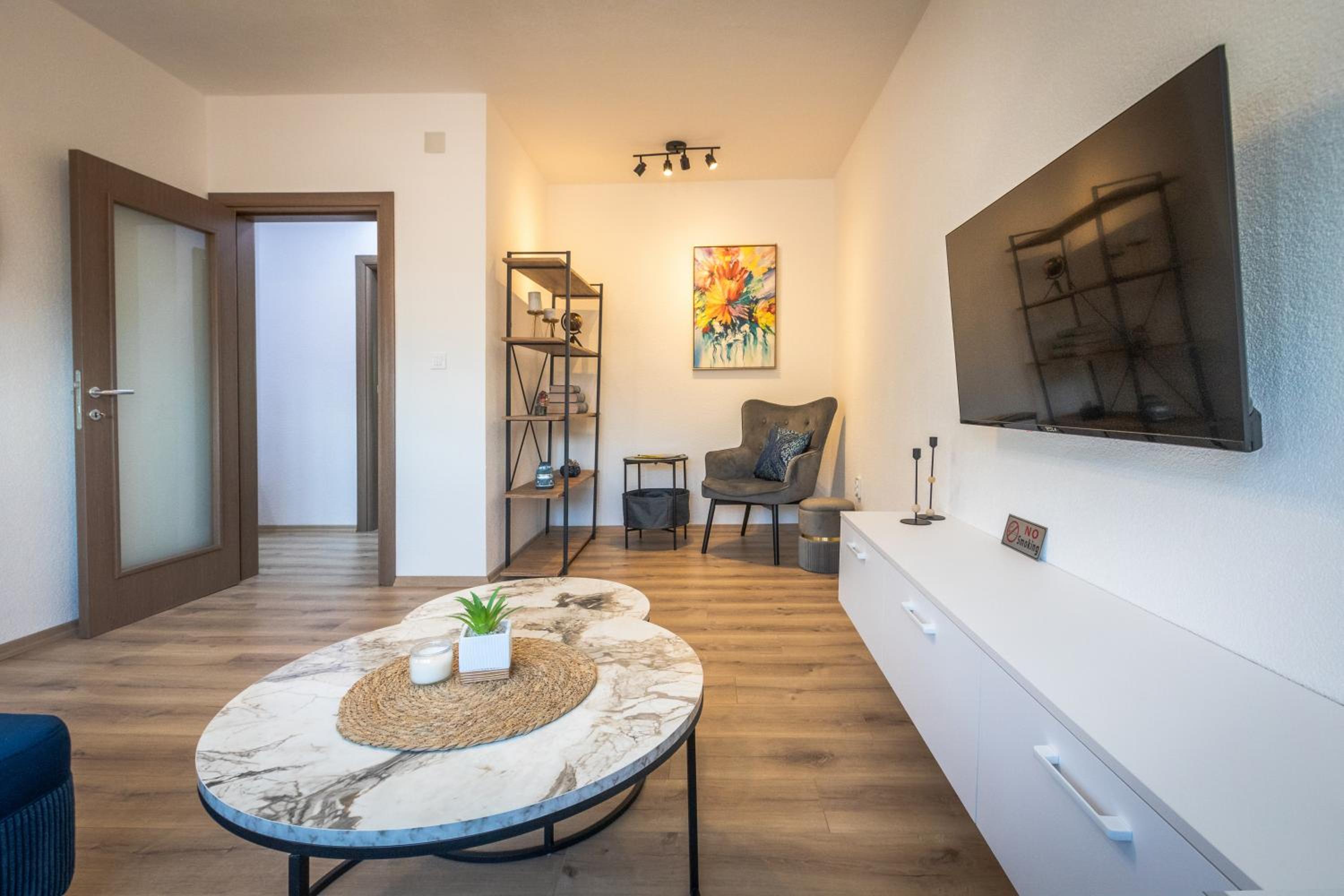 Manivi Apartments