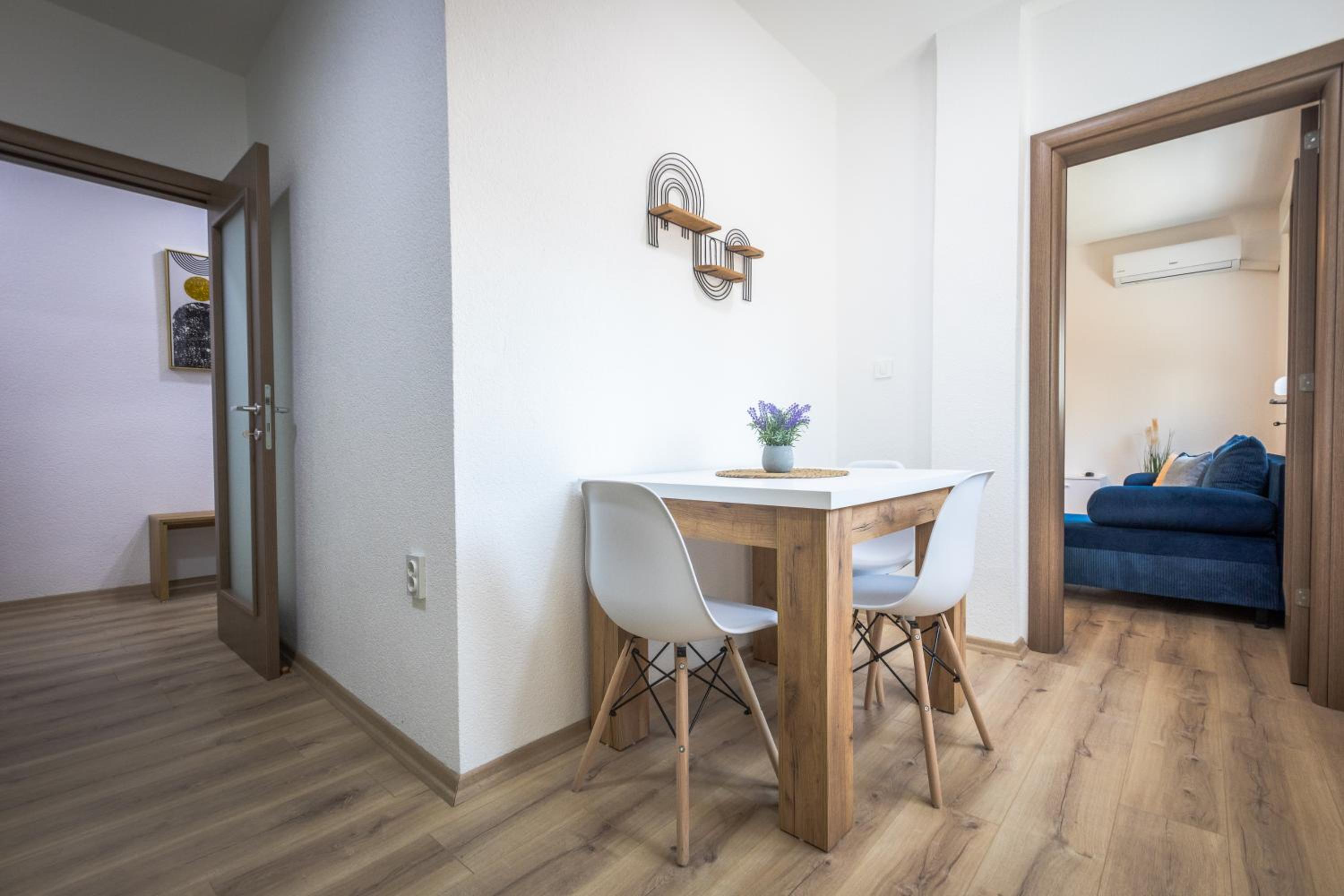 Manivi Apartments