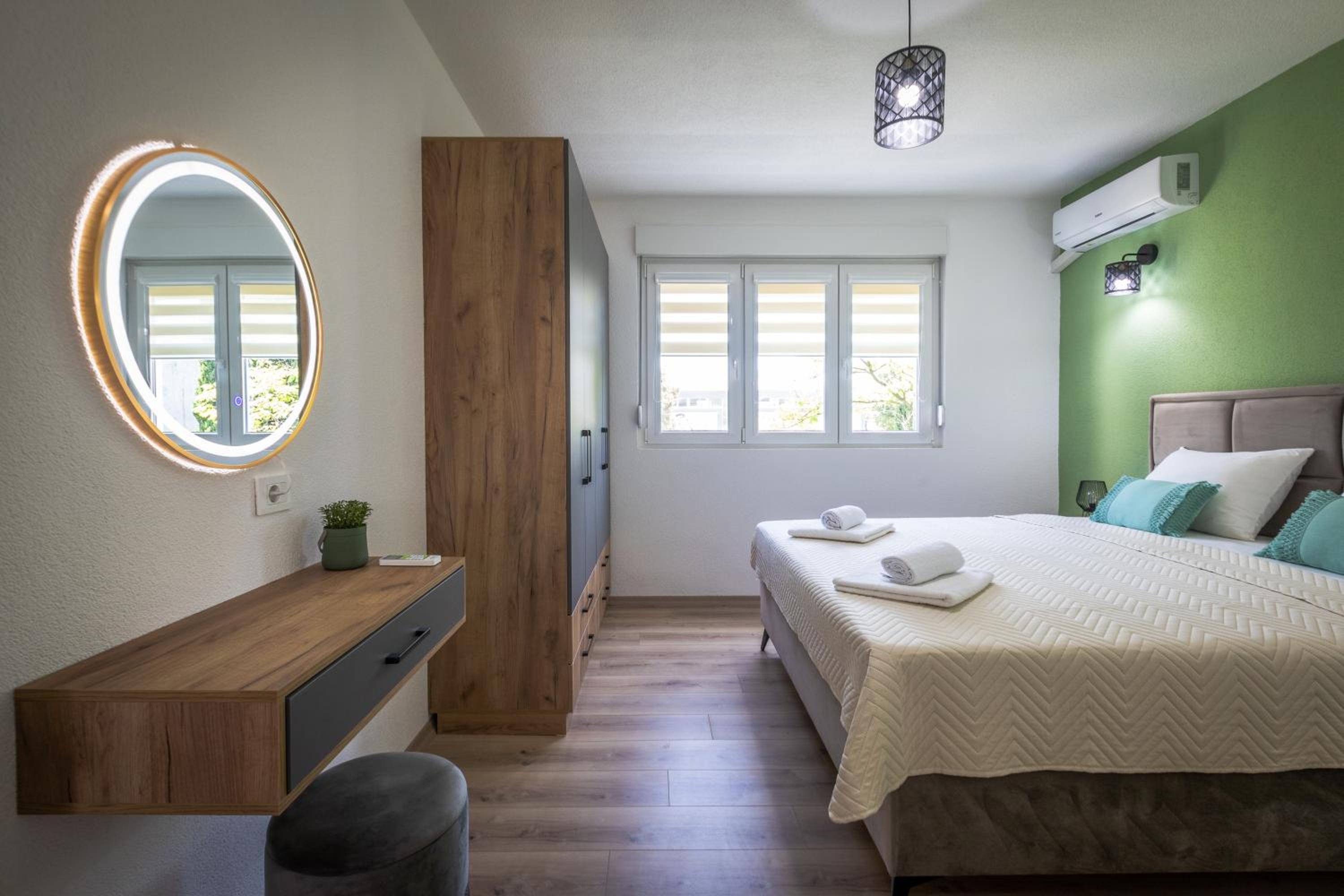 Manivi Apartments