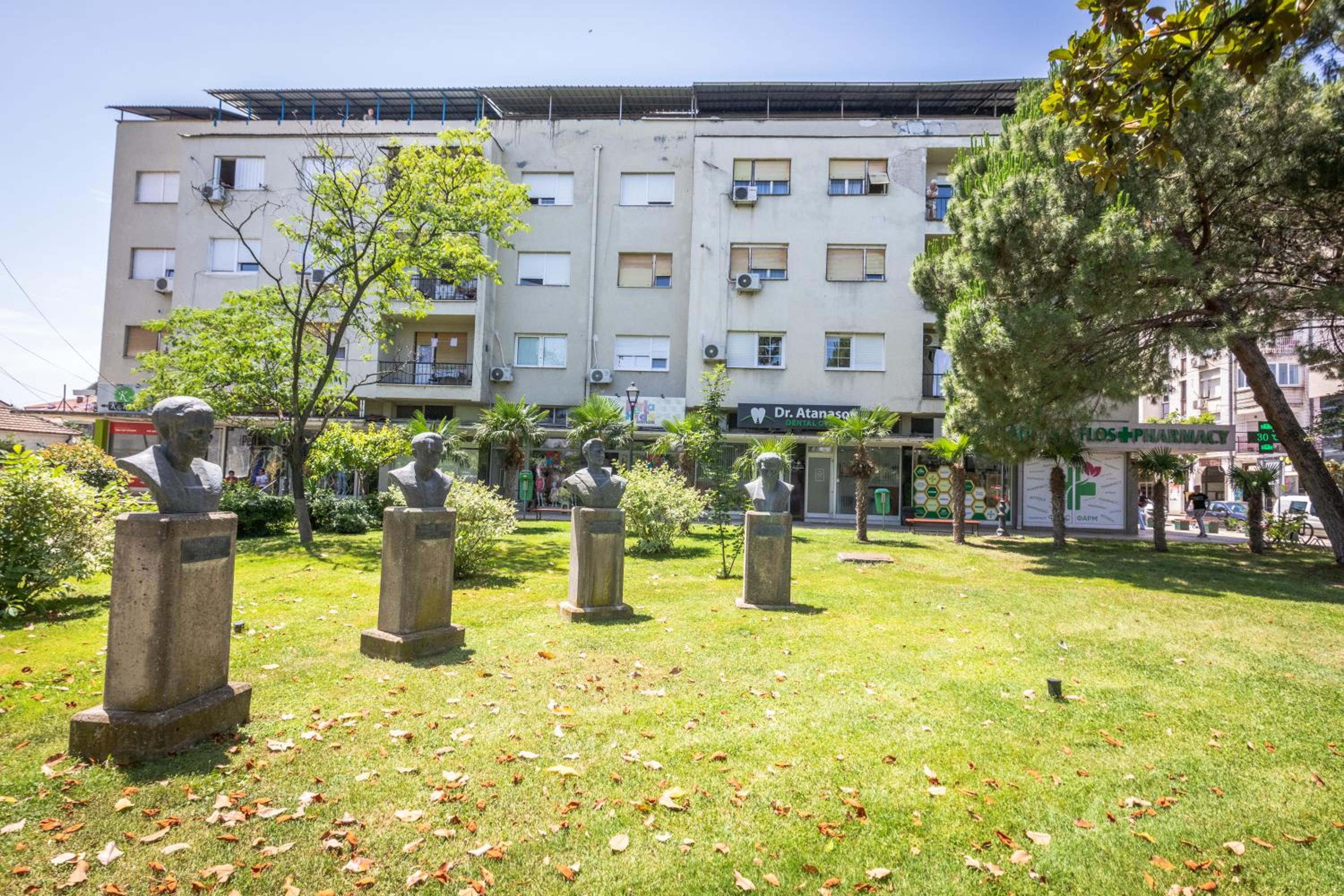 Manivi Apartments
