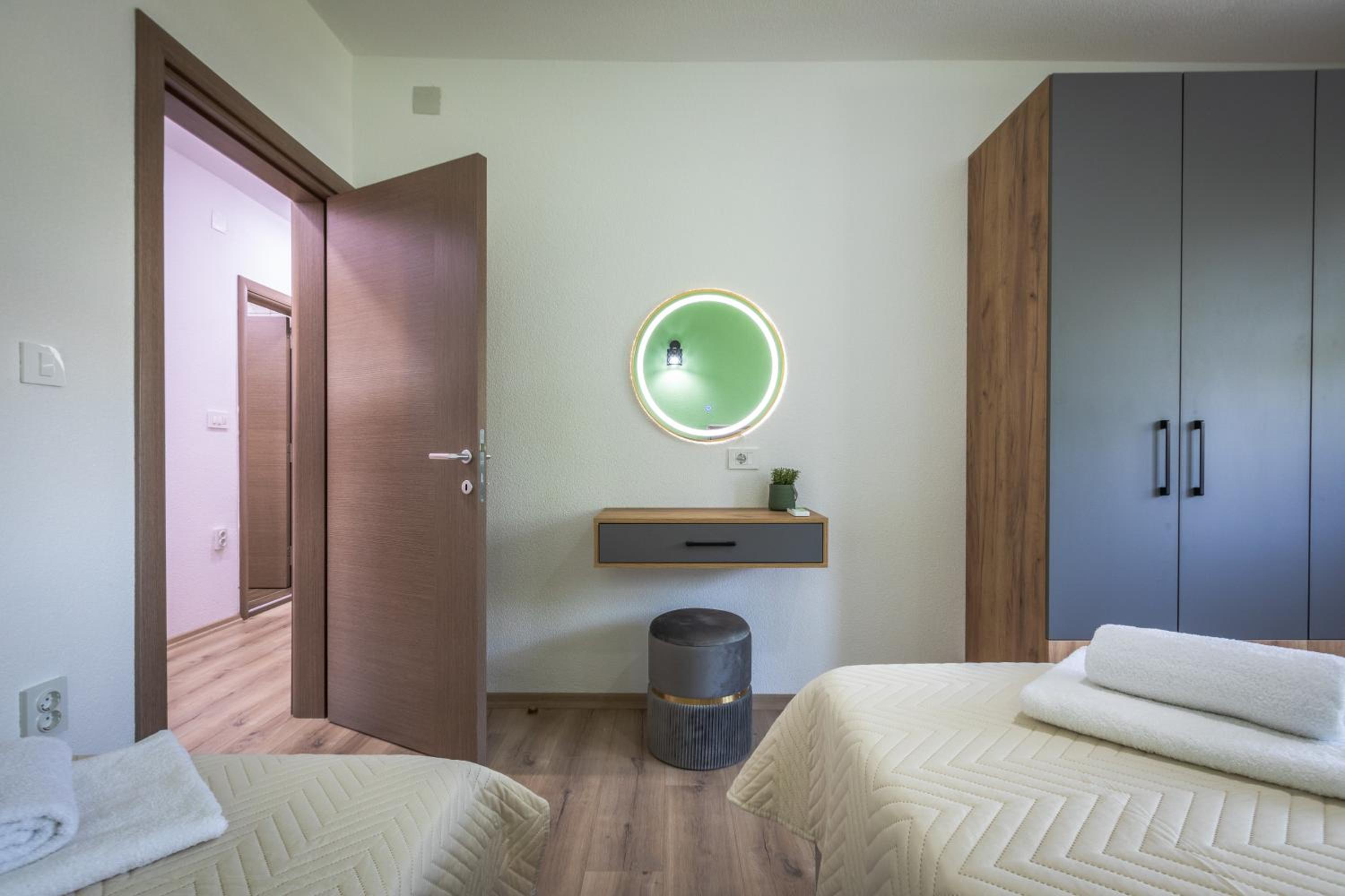 Manivi Apartments