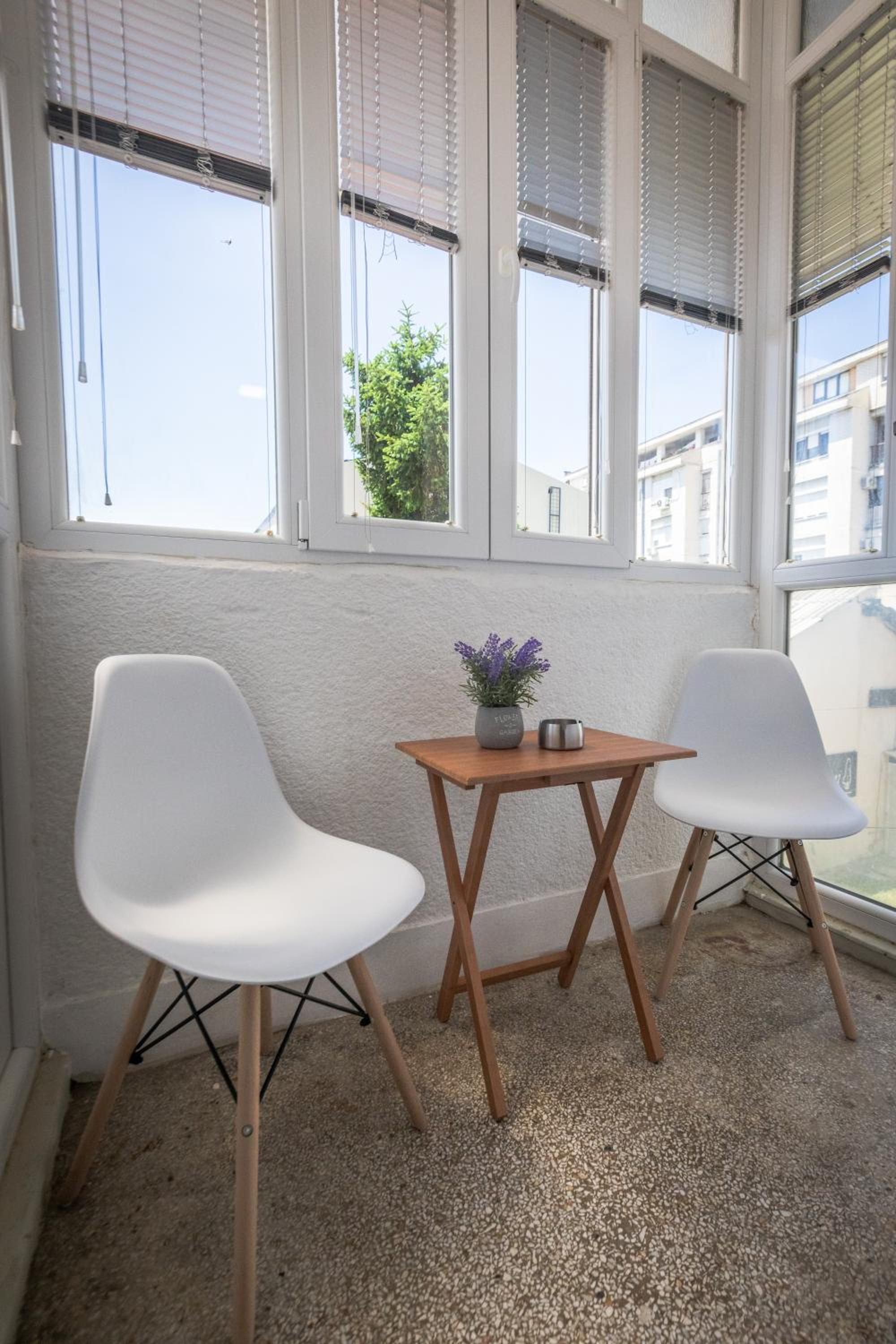 Manivi Apartments