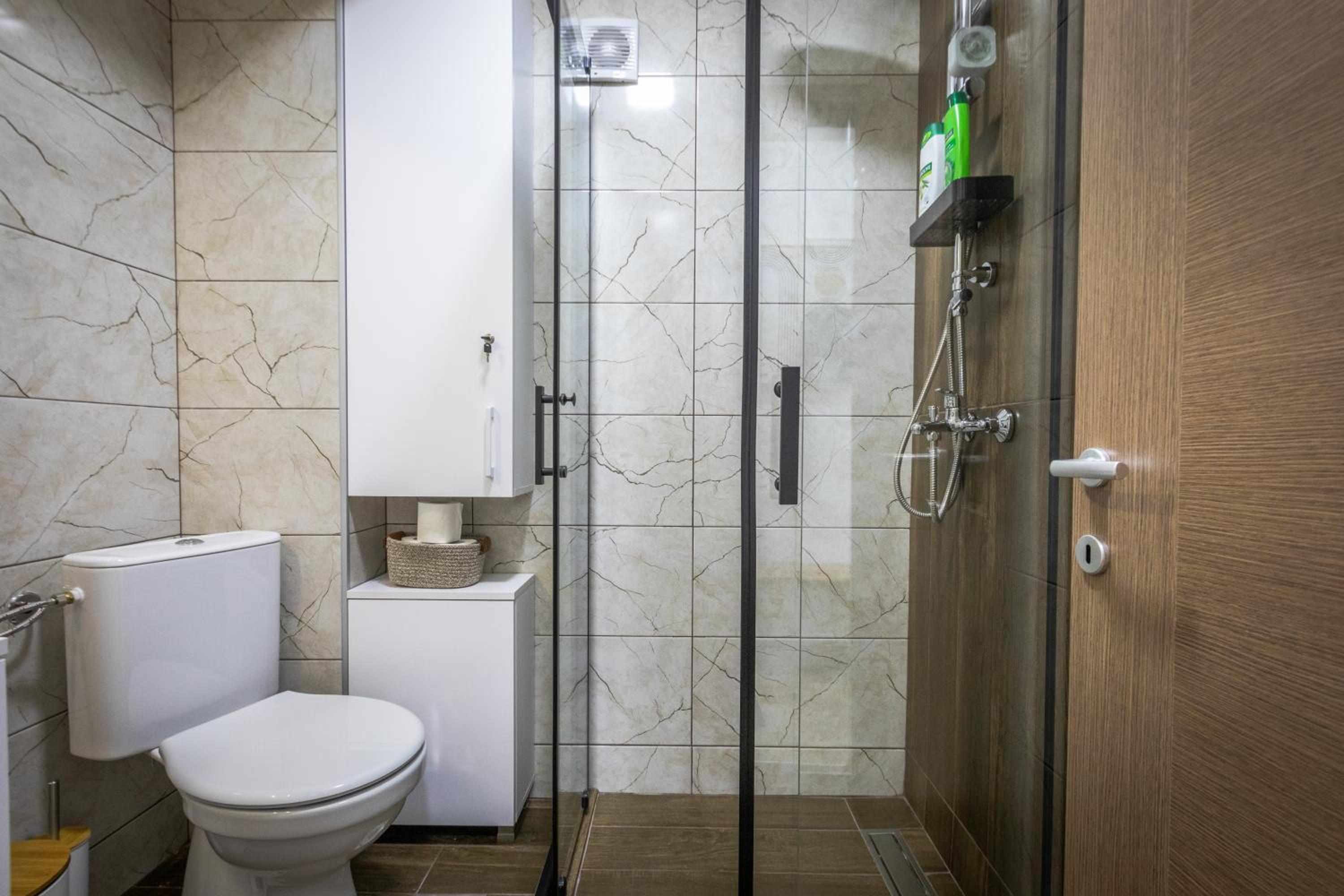 Manivi Apartments