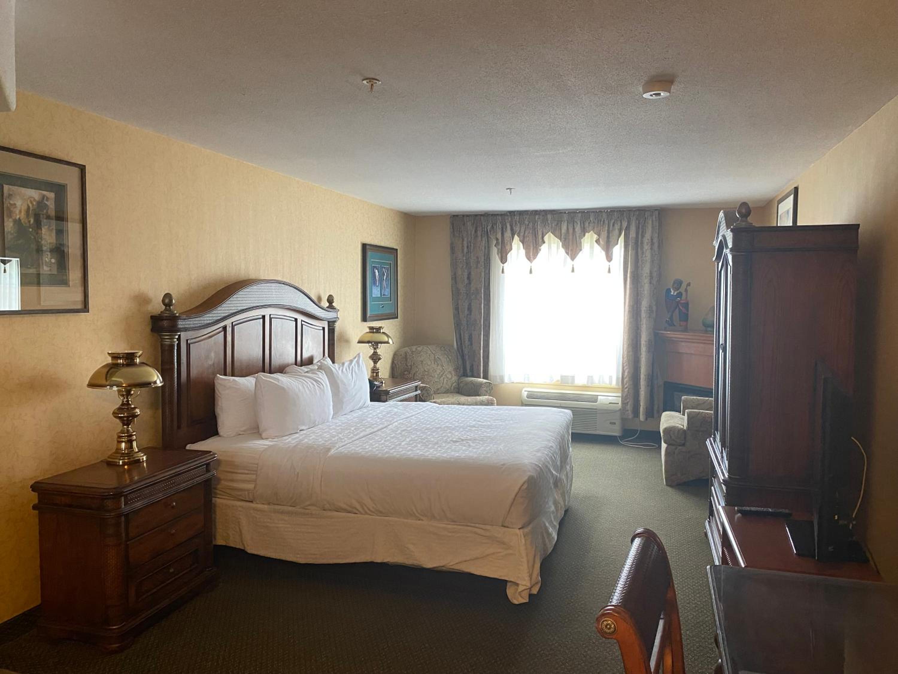 Fort Mcmurray Vacations - Merit Hotel  Suites - Property Image 7