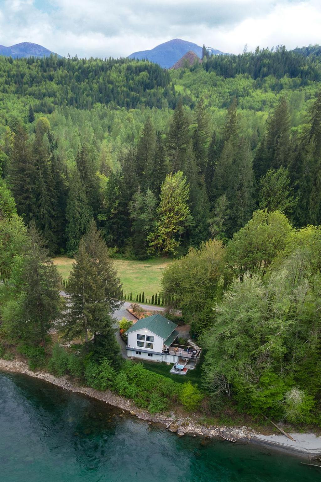 Riverside Retreat on Skagit River view 3