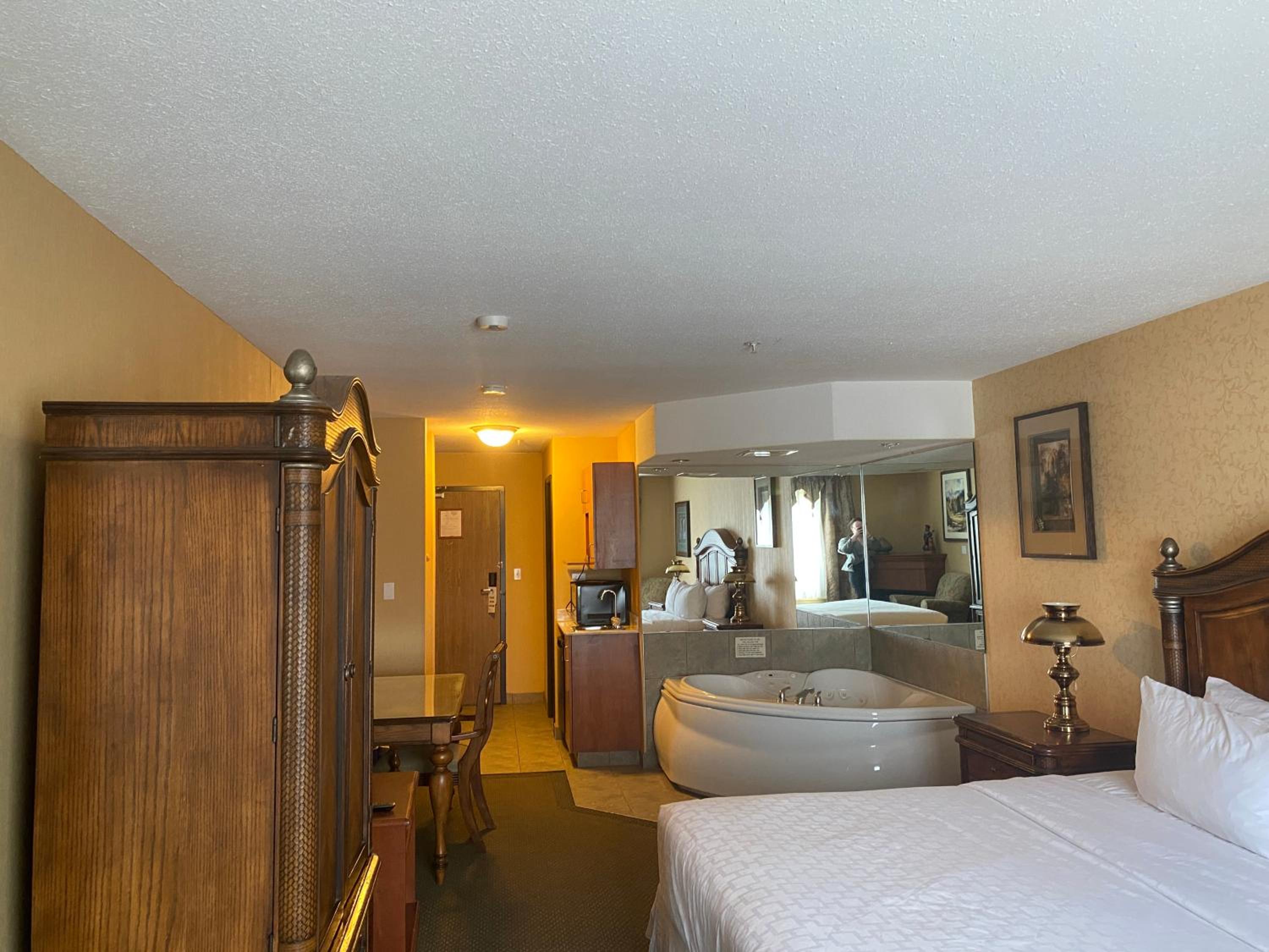 Fort Mcmurray Vacations - Merit Hotel  Suites - Property Image 8