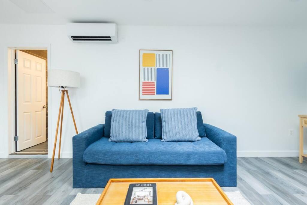 Modern 2 Bedroom Apartment Steps from Central Park!