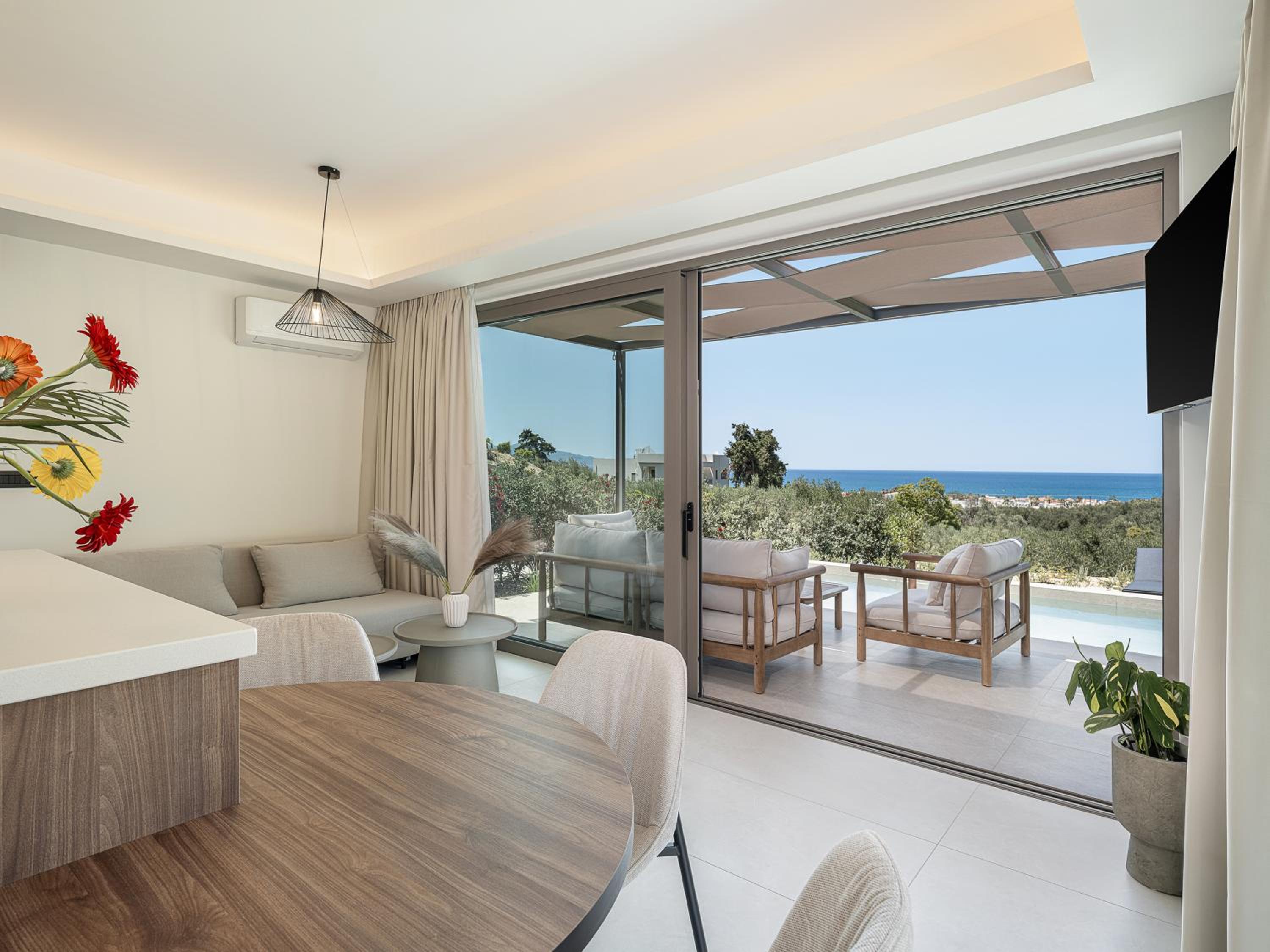 Seaview villa with pool in nature next to Platanias