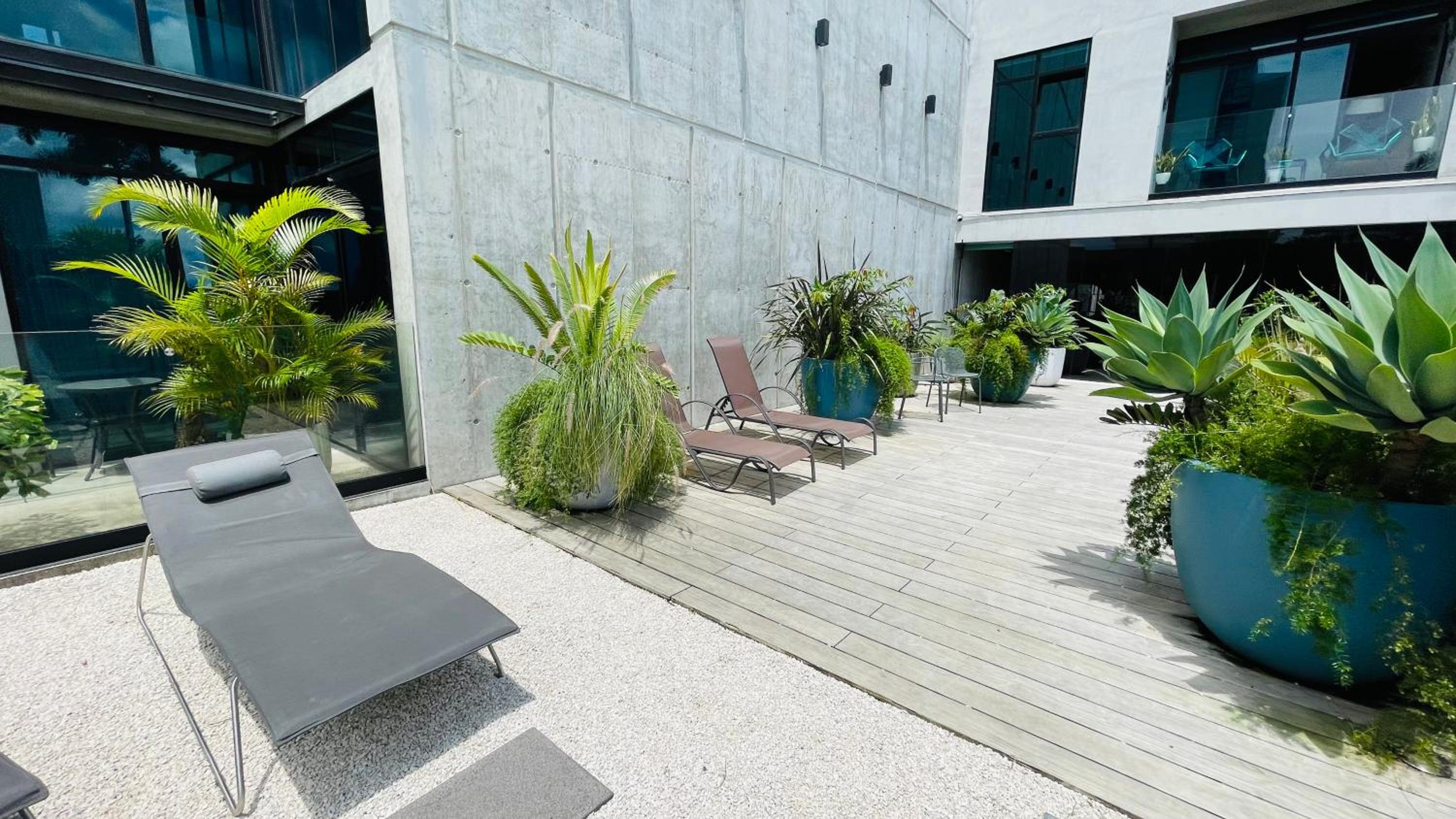 Cozy apartment with terrace, SJ Cosmopolitan Tower #402