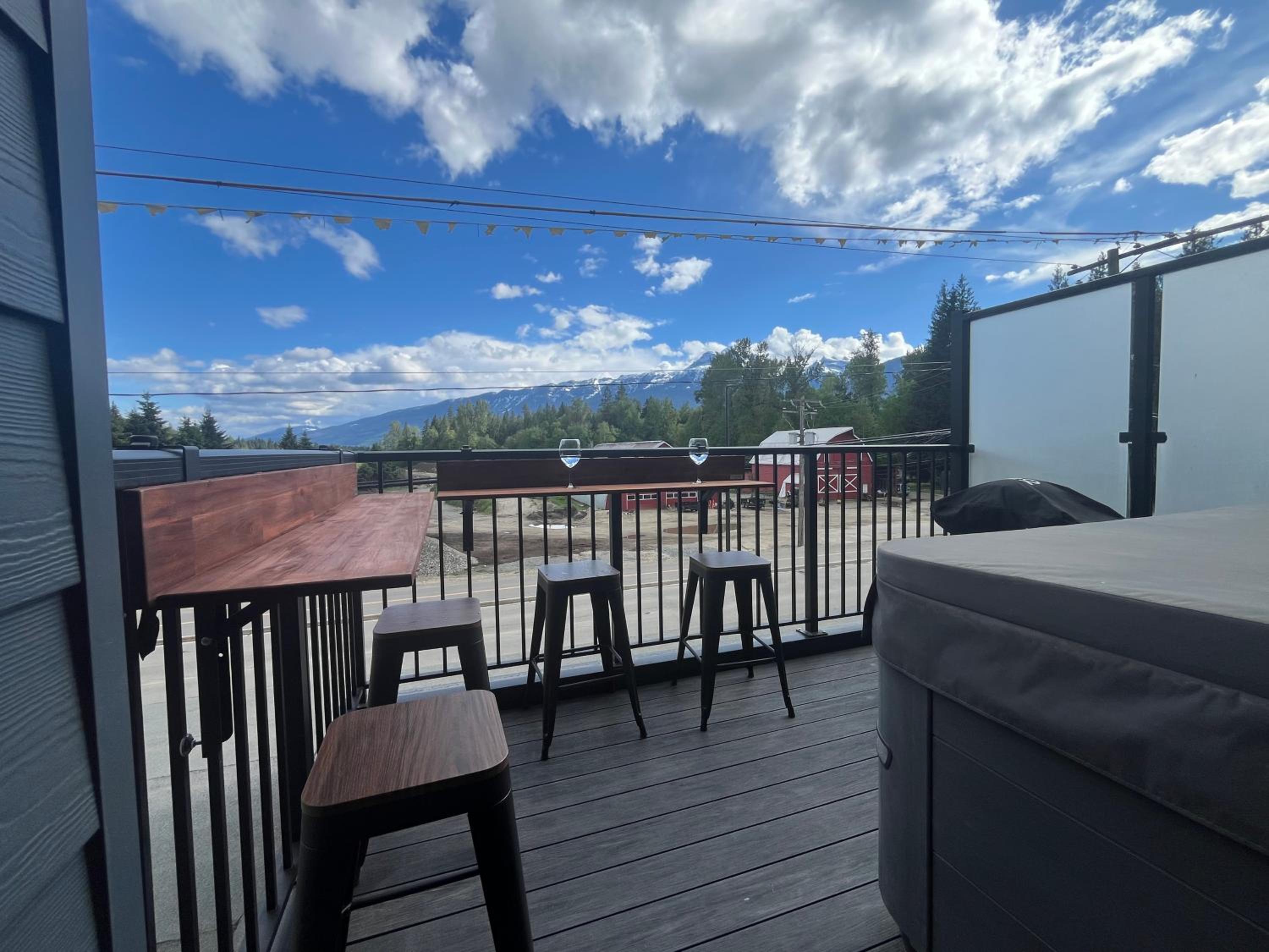 Hotel Stokeside Serenity - Image 1