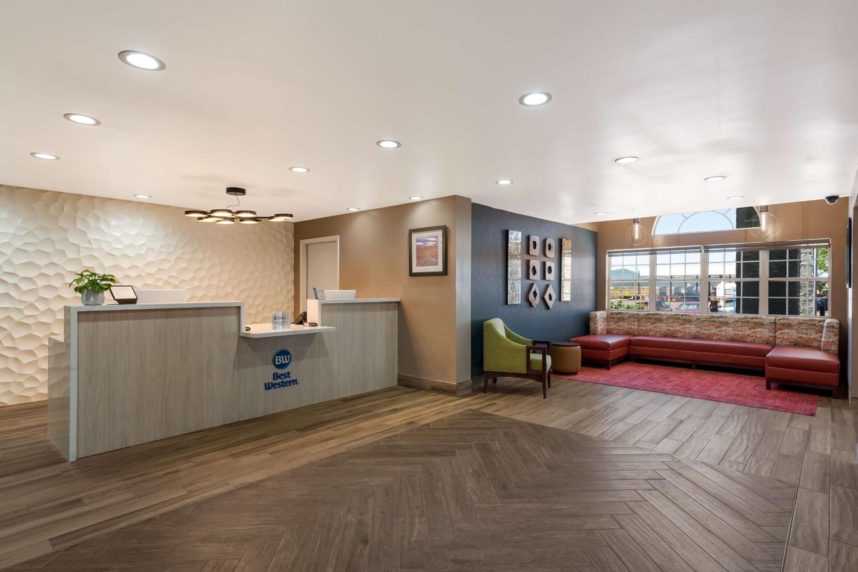 Flagstaff Vacations - Best Western Bellemont Shadow Mountain Inn - Property Image 1
