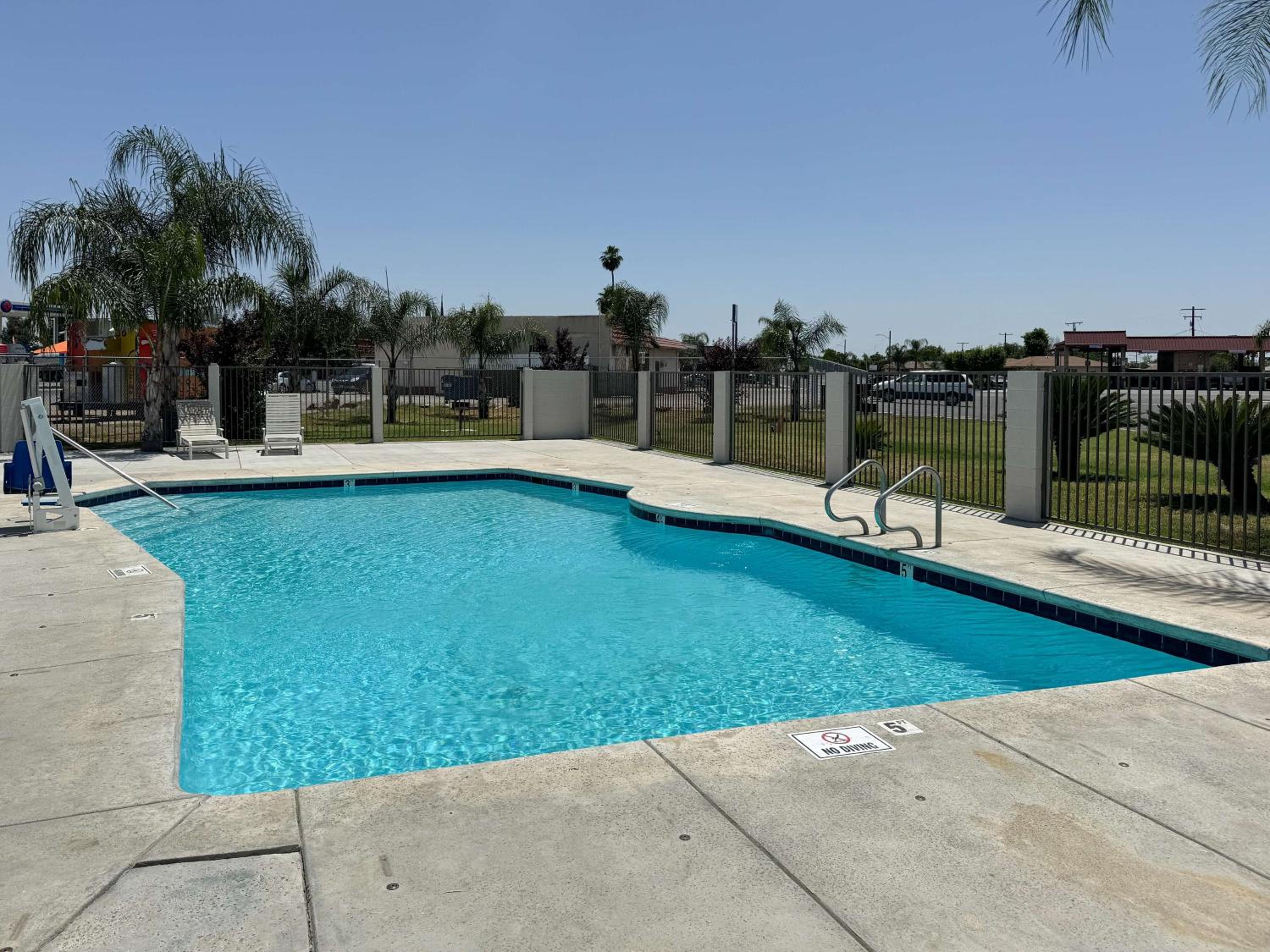 Motel 6-Delano, CA view 3