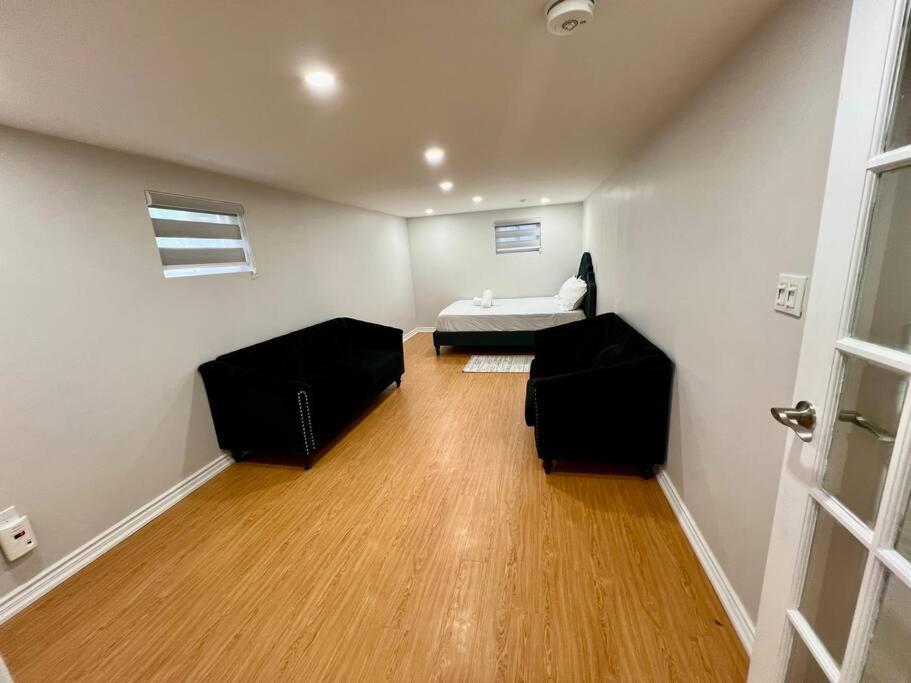 Basement Unit 30-Minute Downtown