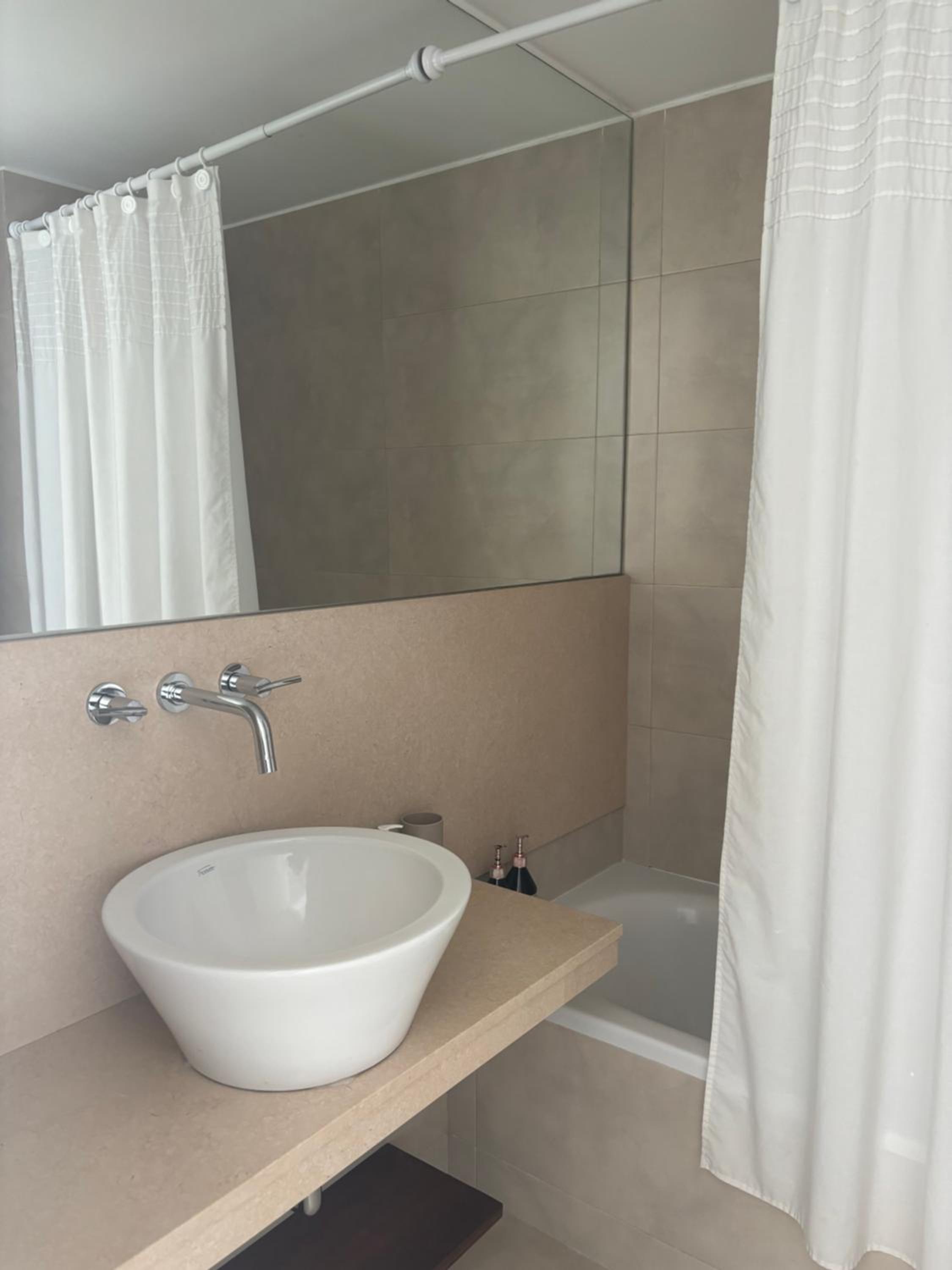 Apartamento vista al rio- TOPACIO TOWER