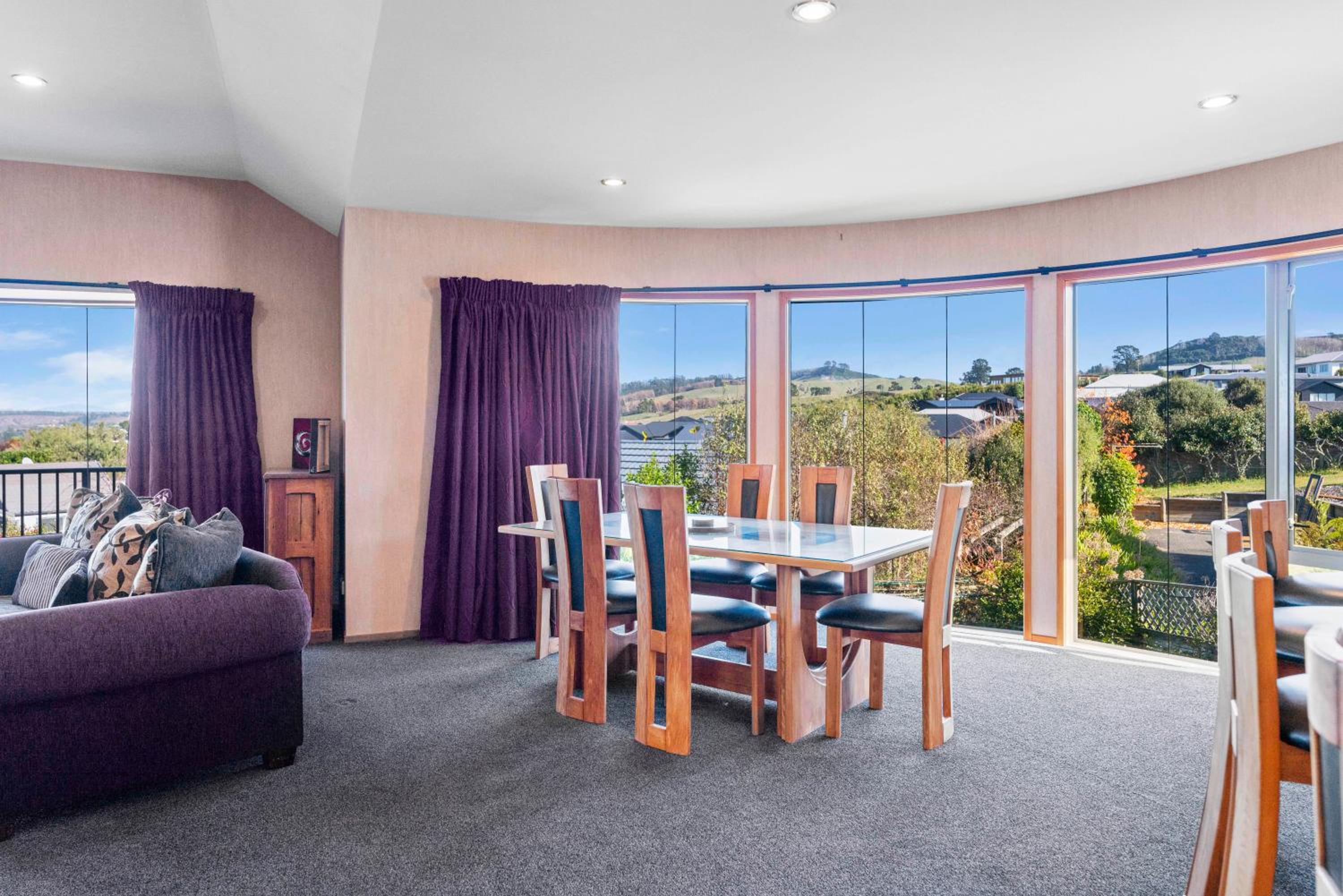 Nature Vistas - Lake Taupo Holiday Home