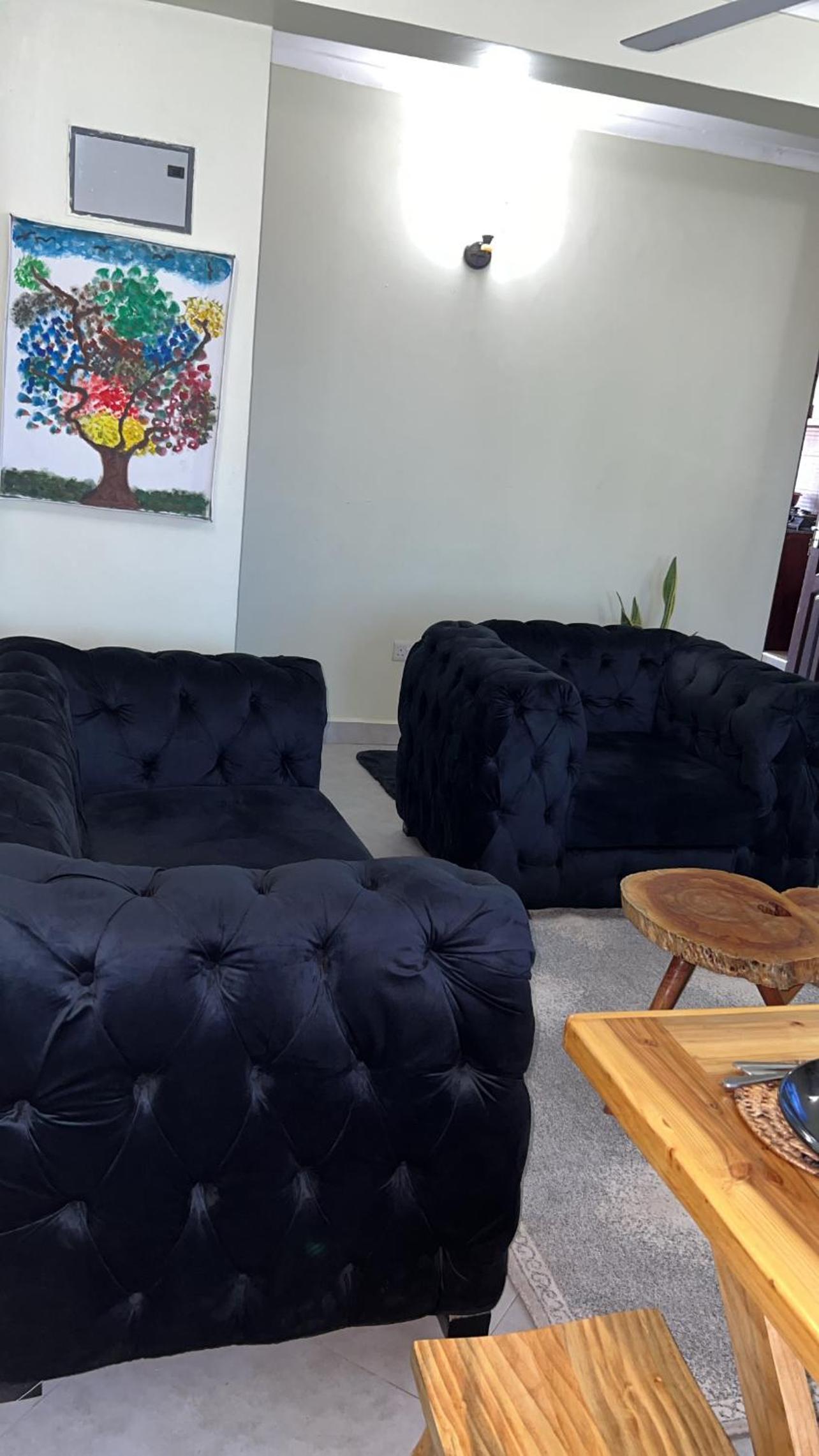 Naye home accessible 2 bedroom apartment with free WiFi & parking view 3