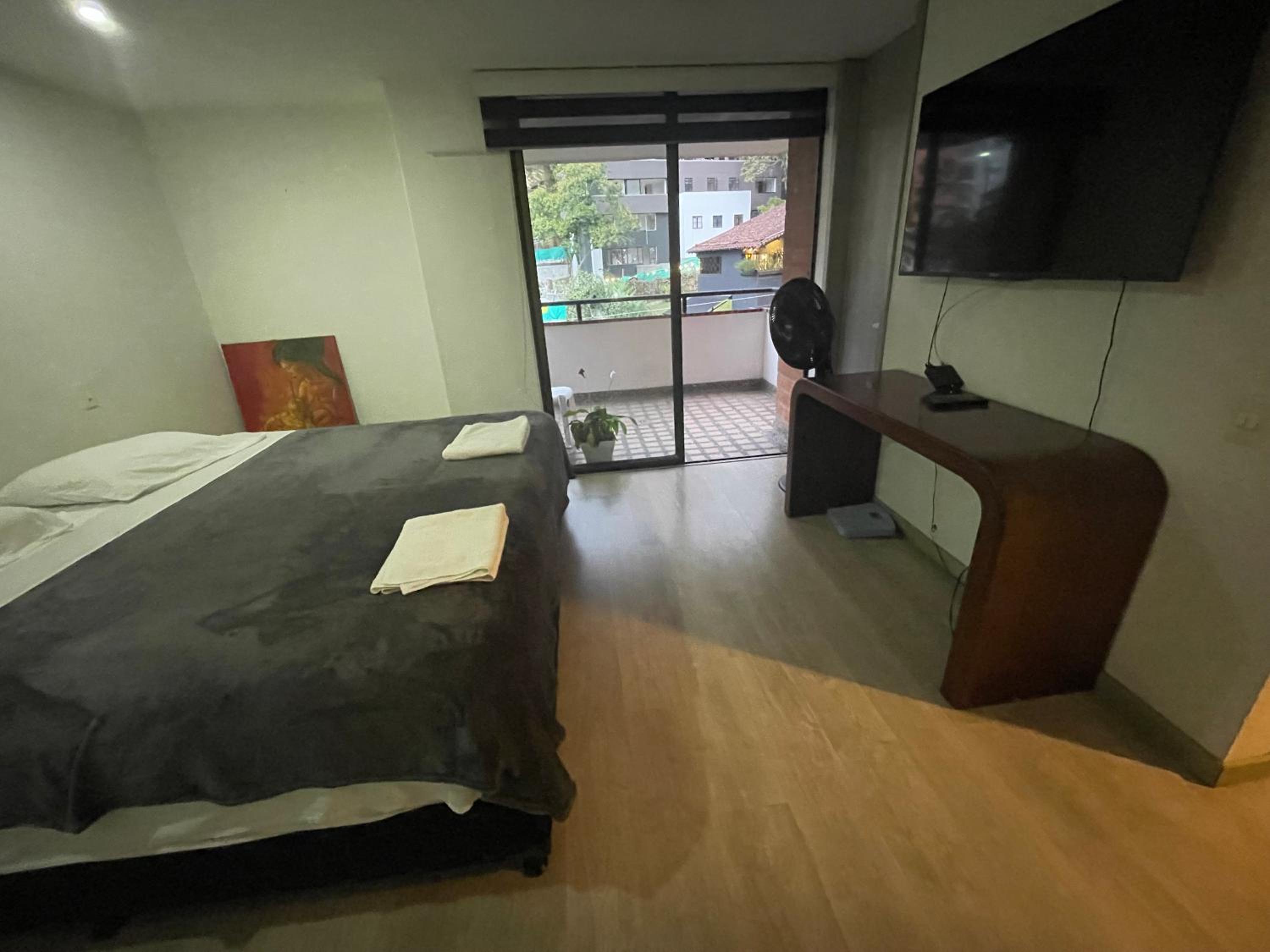 Apartamento cómodo , grande en Poblado Medellín