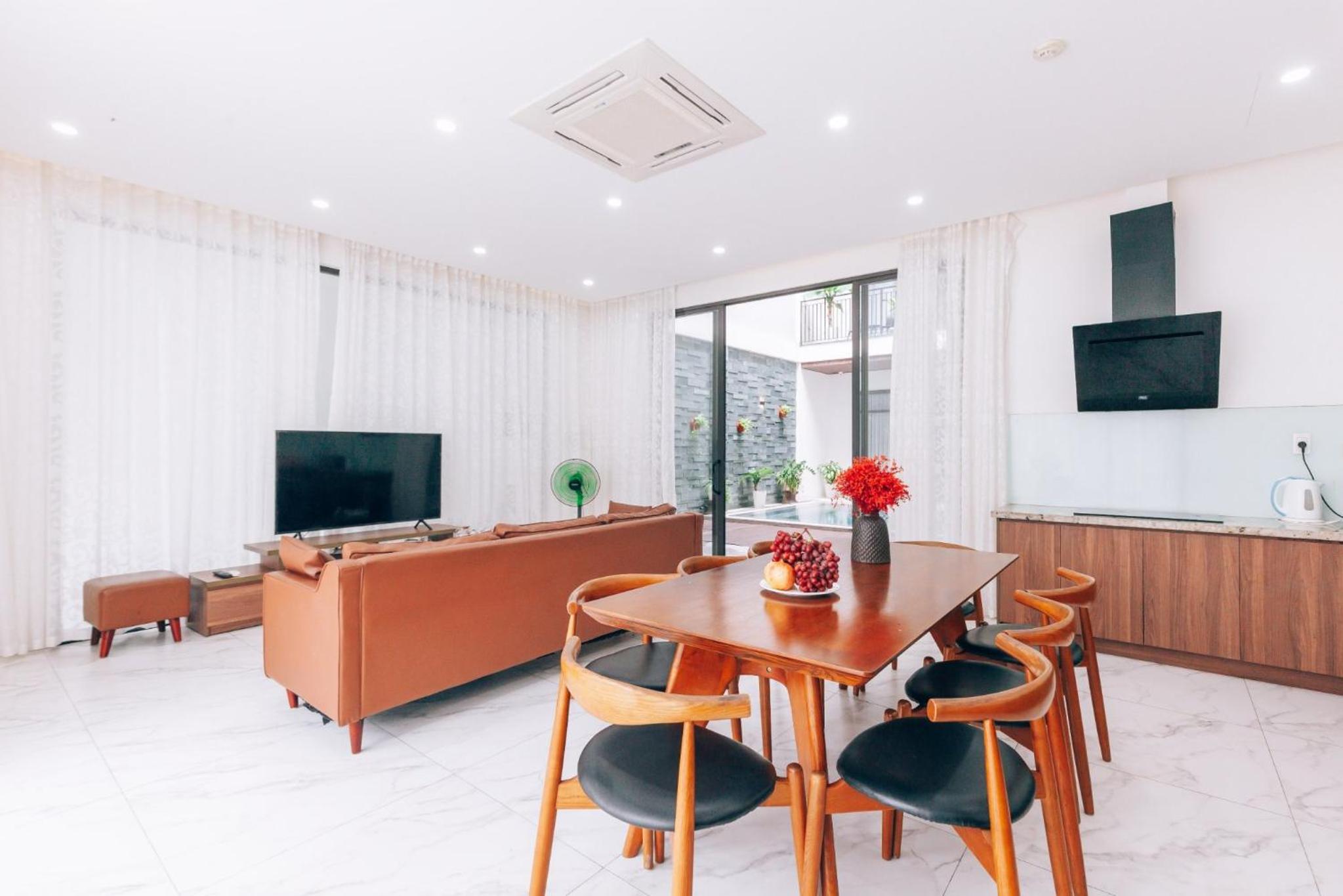 LUXURY VILLA RETREAT IN DANANG 9 BEDROOMs view 5