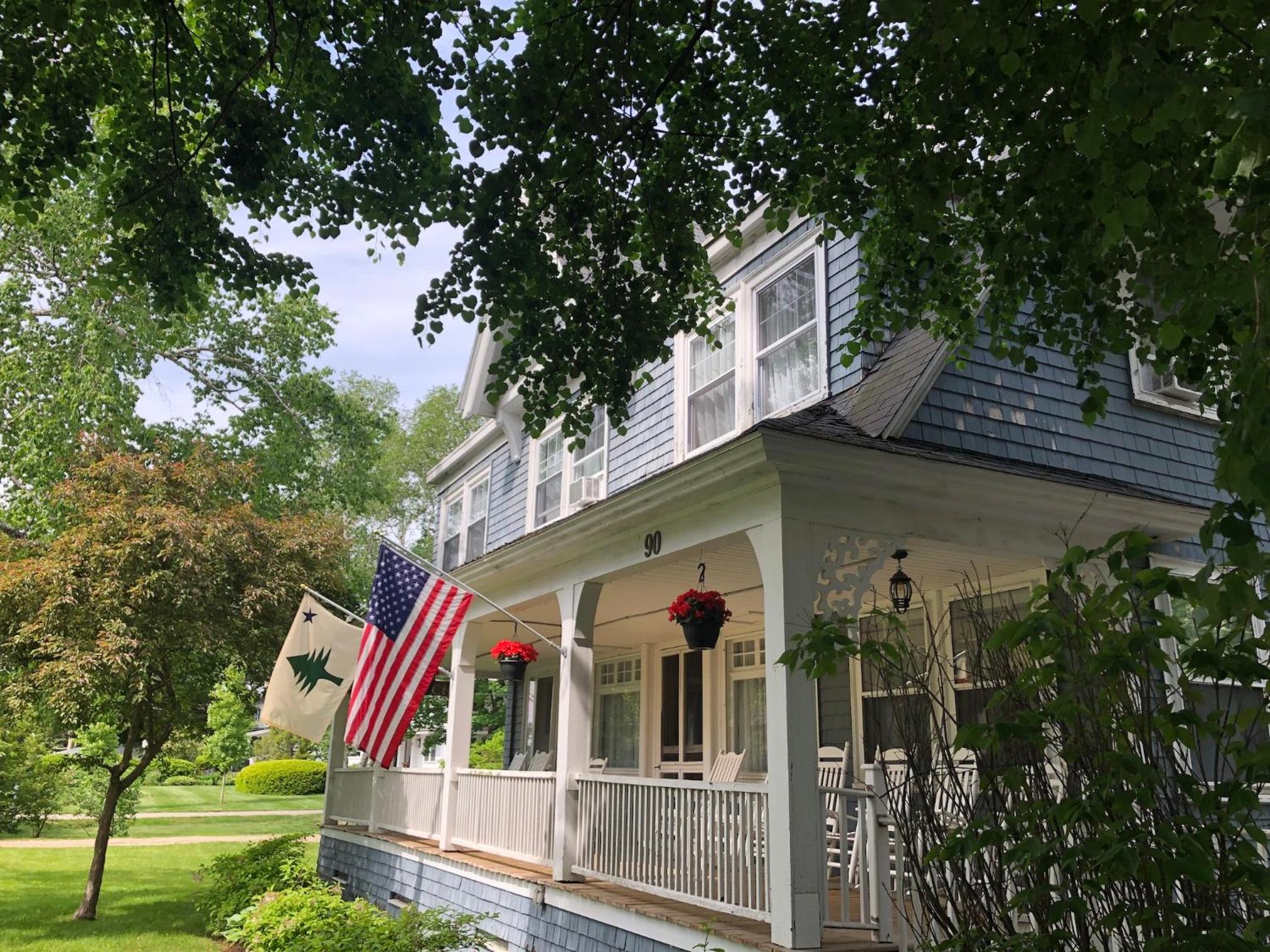 The Harbor Inn