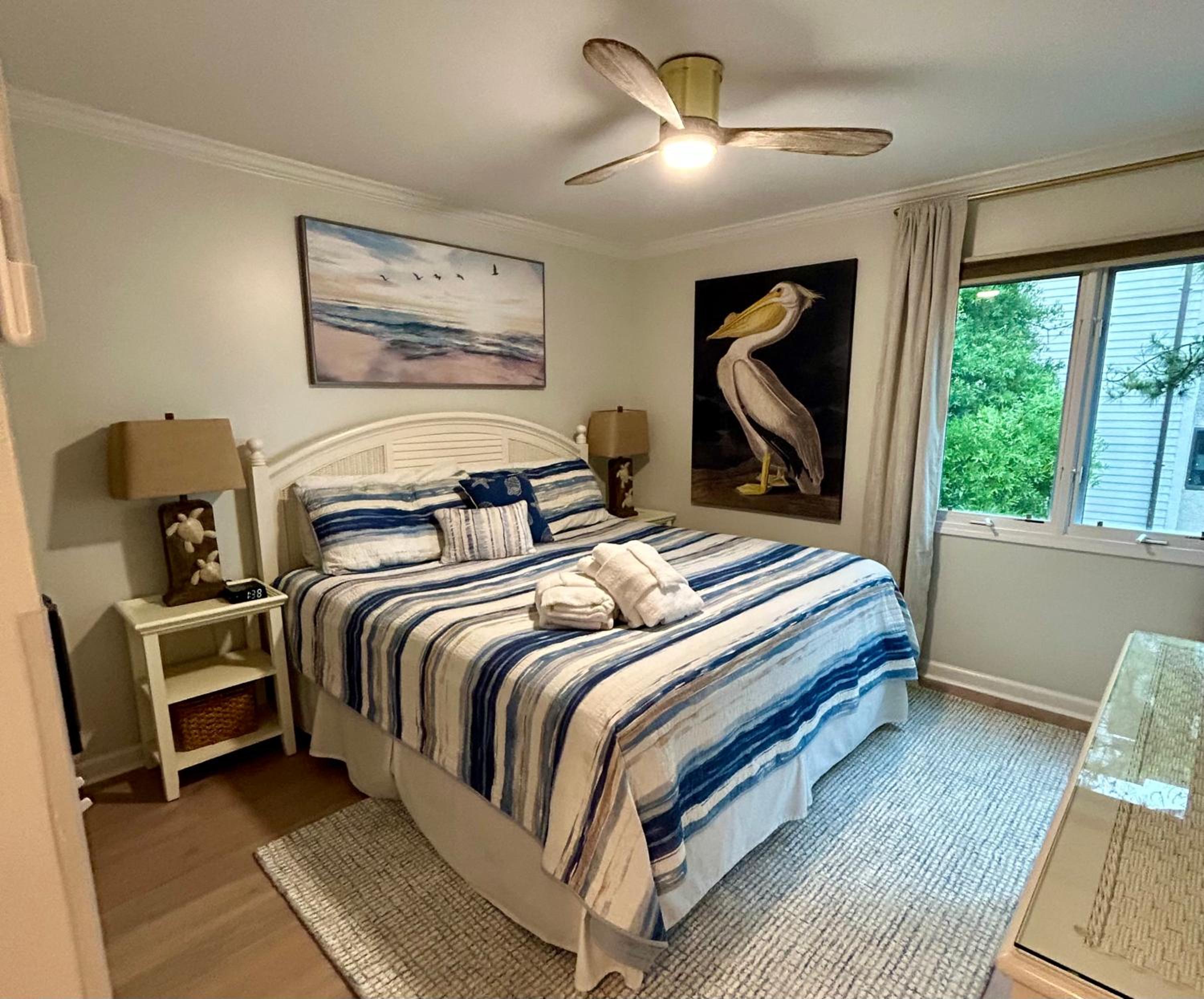 Updated Kitchens Baths King Bed, 2 Doubles & Twin Bikes & Beach Gear included