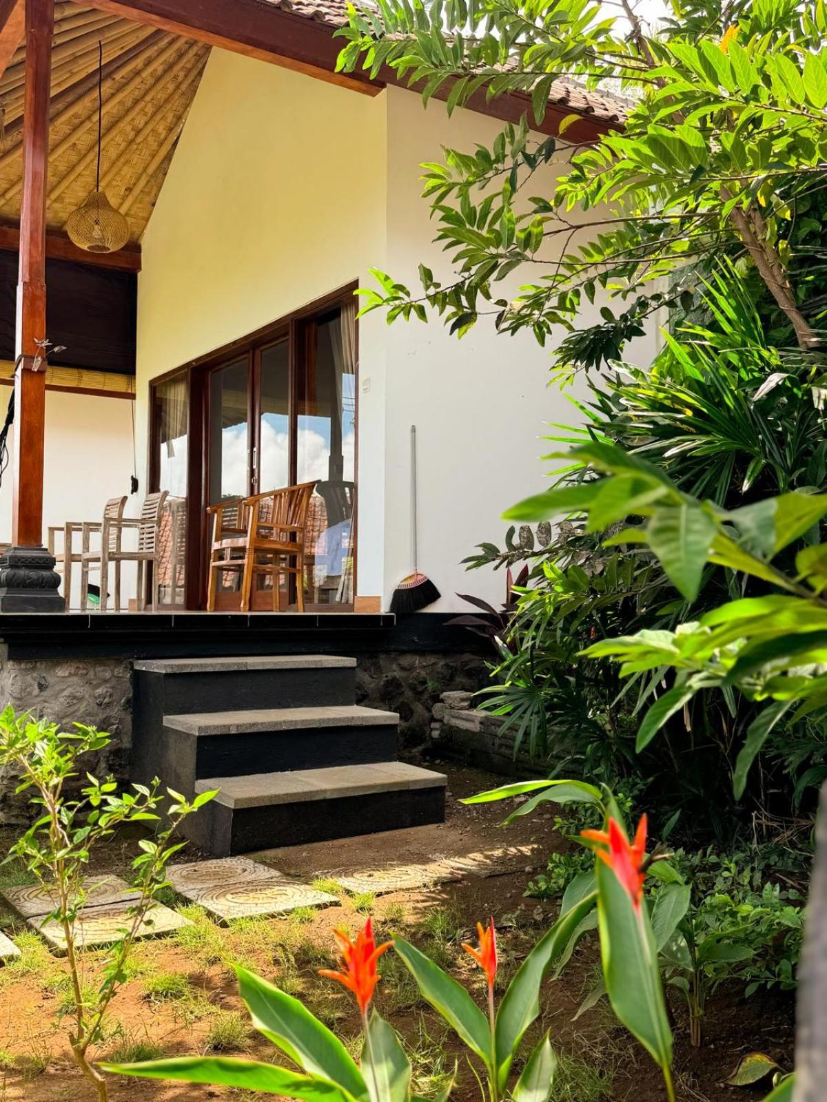 Frangipani Inn & Restaurant