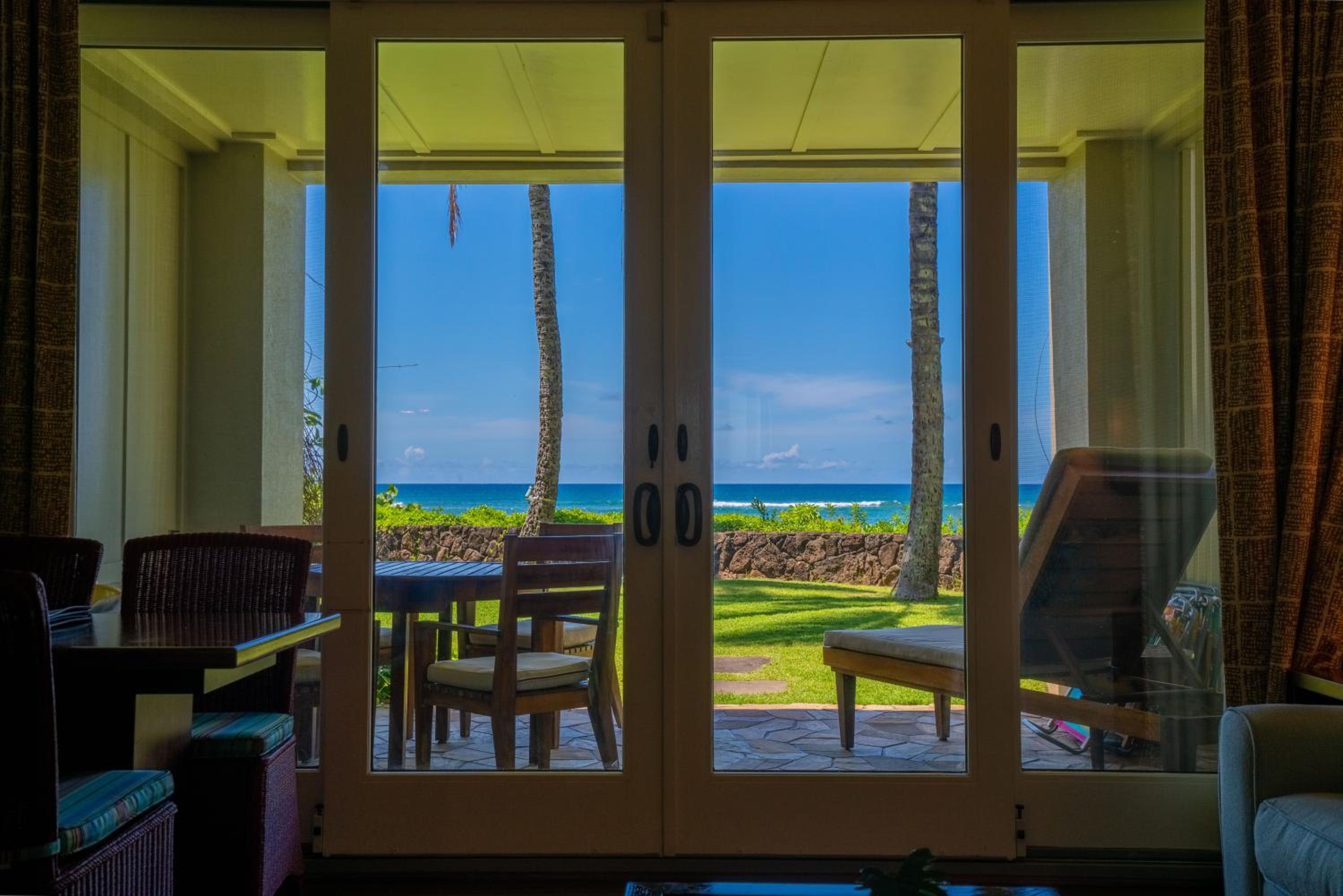 OCEAN FRONT Luxurious Villa