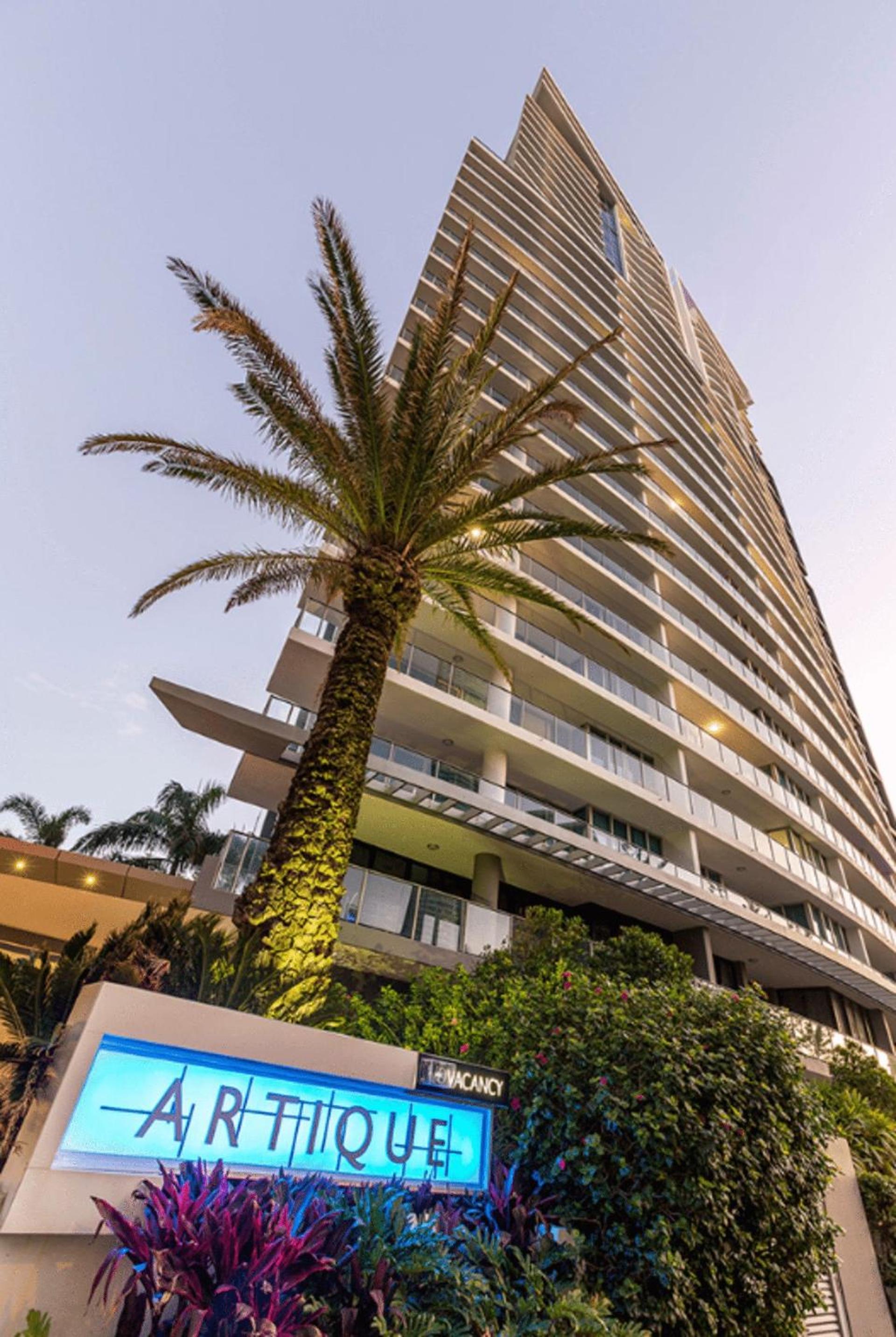 3 Bedroom Apartment Close To The Beach
