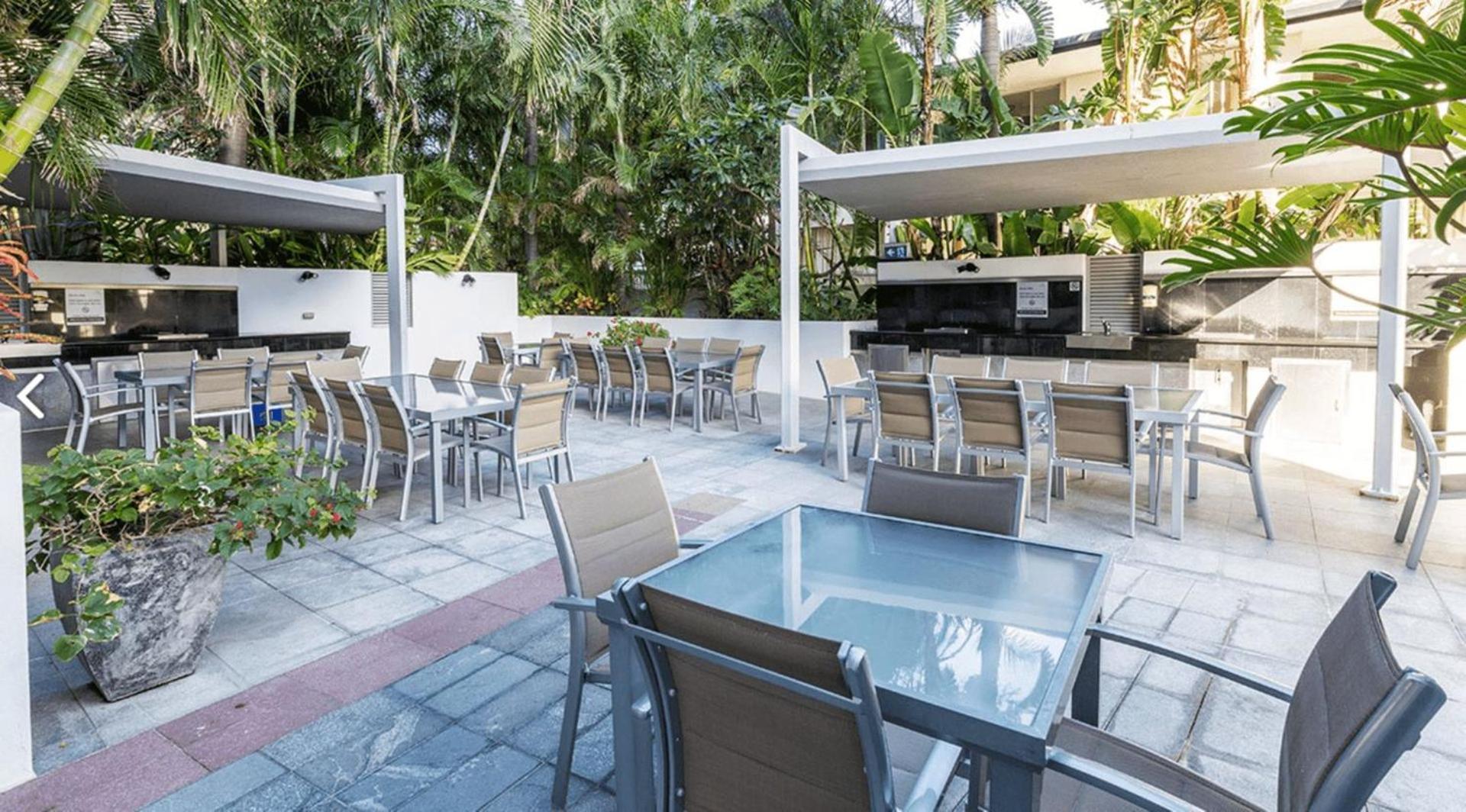 3 Bedroom Apartment Close To The Beach