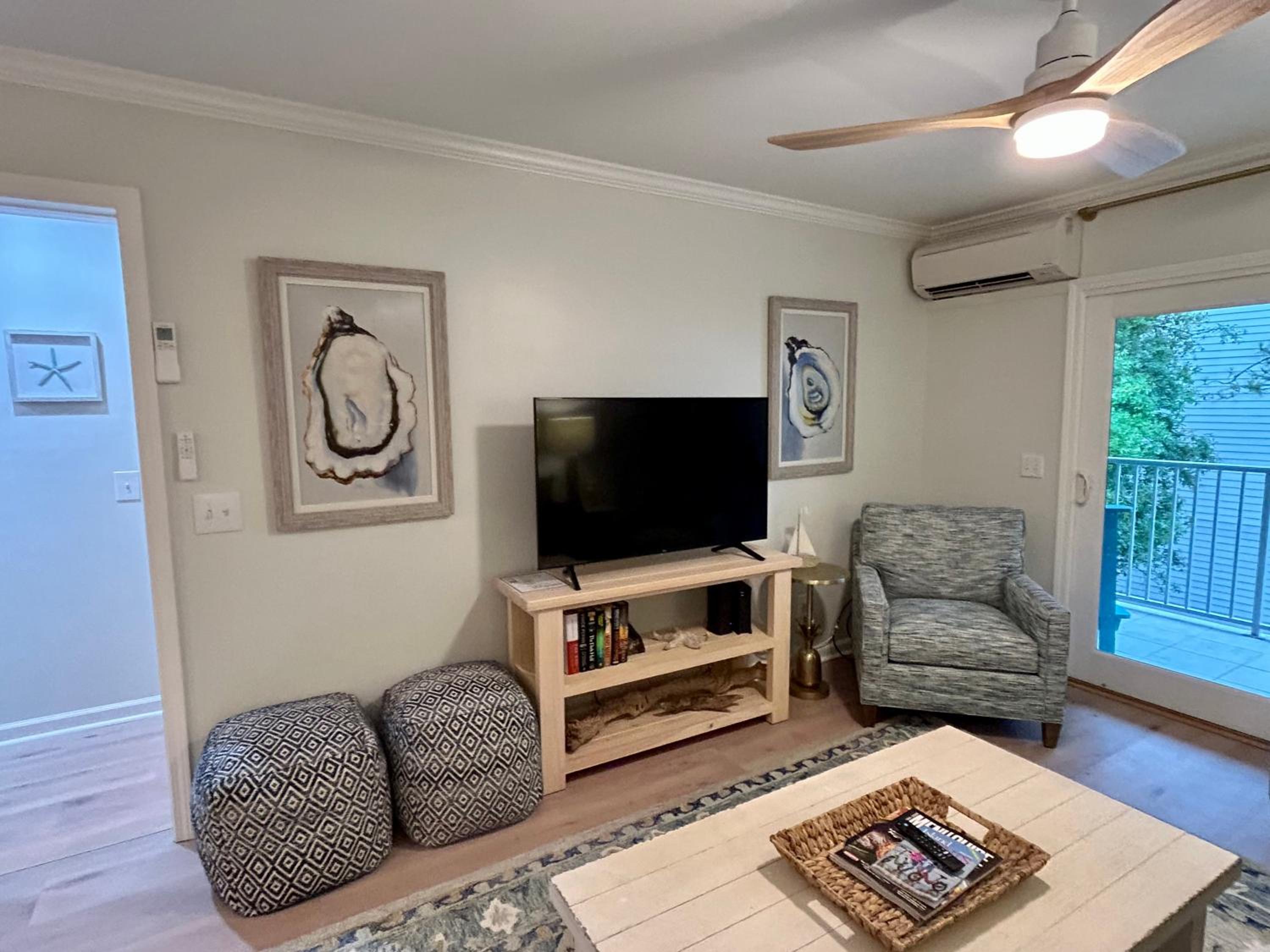 Updated Kitchens Baths King Bed, 2 Doubles & Twin Bikes & Beach Gear included