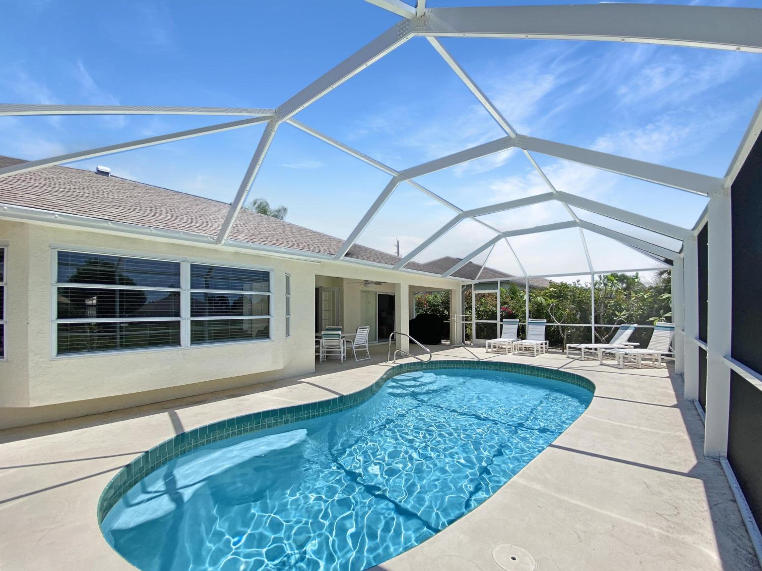Riverview Villa - Private Villa with heated pool - sleeps 6 view 2