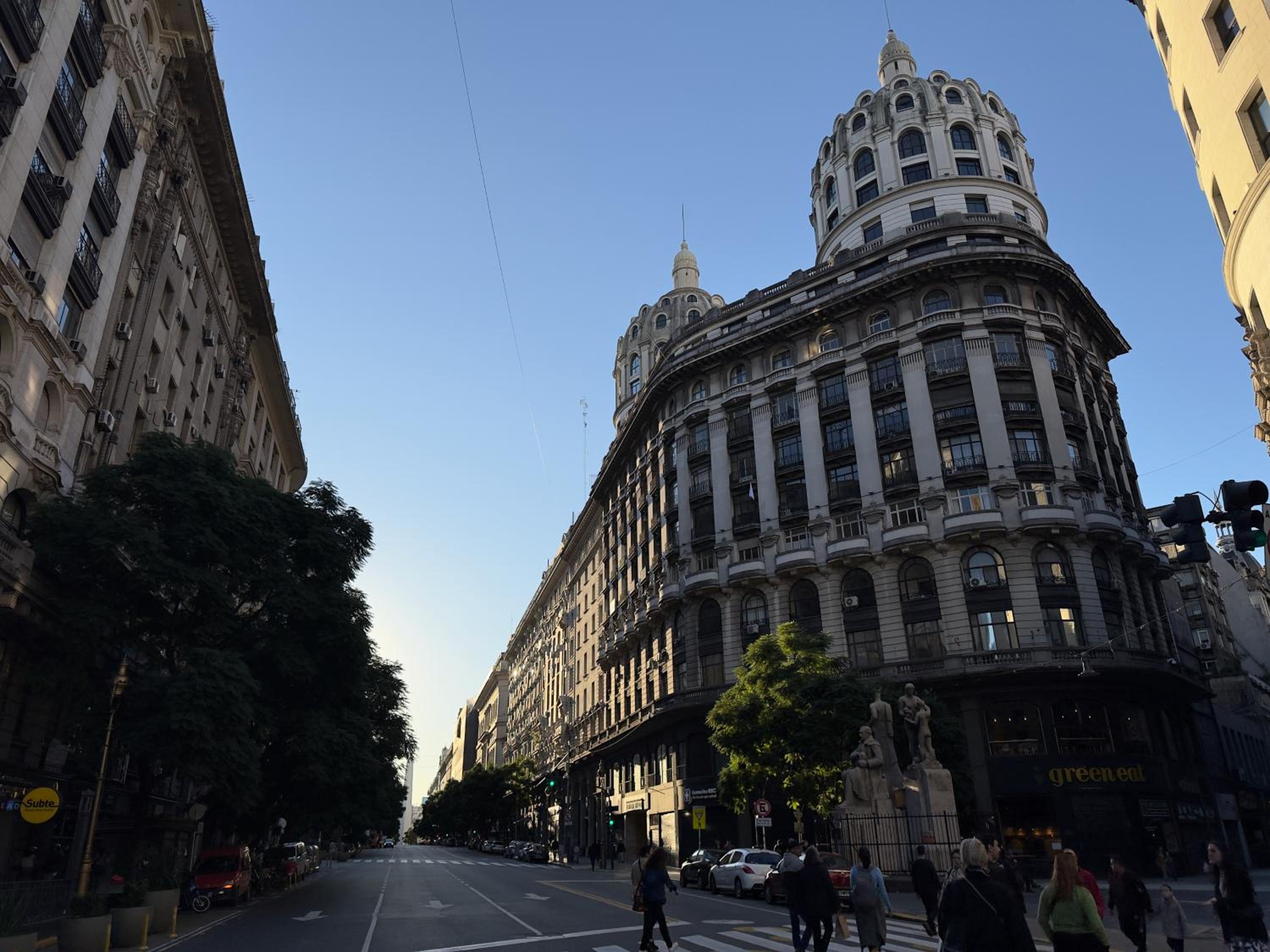 Plaza de Mayo - Diplomat's 3 bedroom ensuite haven