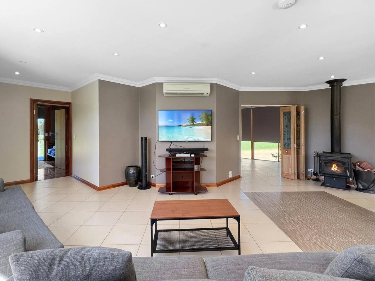 Aurora Cottages - Bellfield