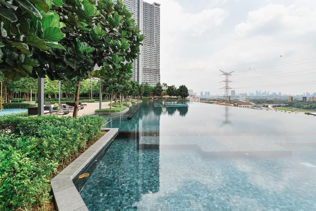 IndoChina 3BR MVertica near MRT by RumaBnB