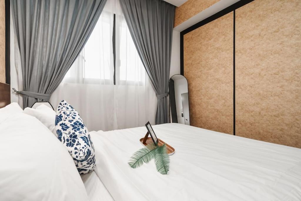 IndoChina 3BR MVertica near MRT by RumaBnB