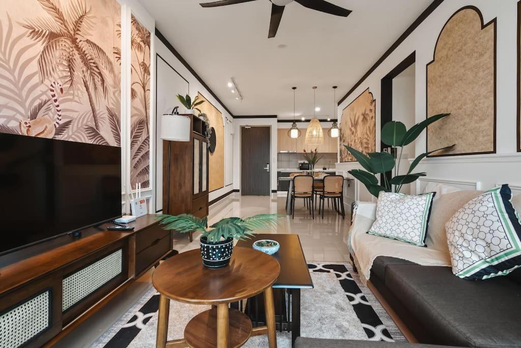 IndoChina 3BR MVertica near MRT by RumaBnB
