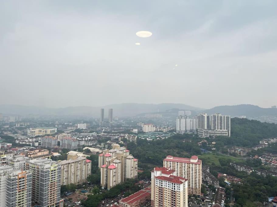 IndoChina 3BR MVertica near MRT by RumaBnB