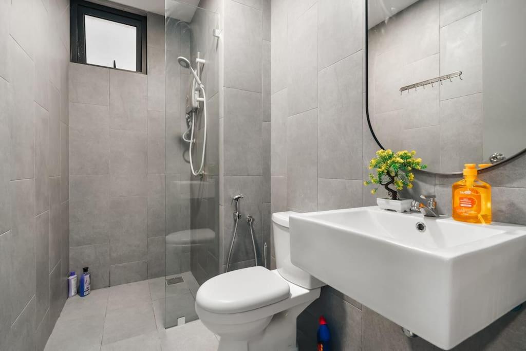 IndoChina 3BR MVertica near MRT by RumaBnB