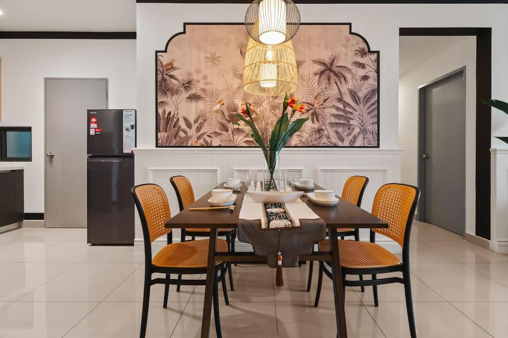 IndoChina 3BR MVertica near MRT by RumaBnB